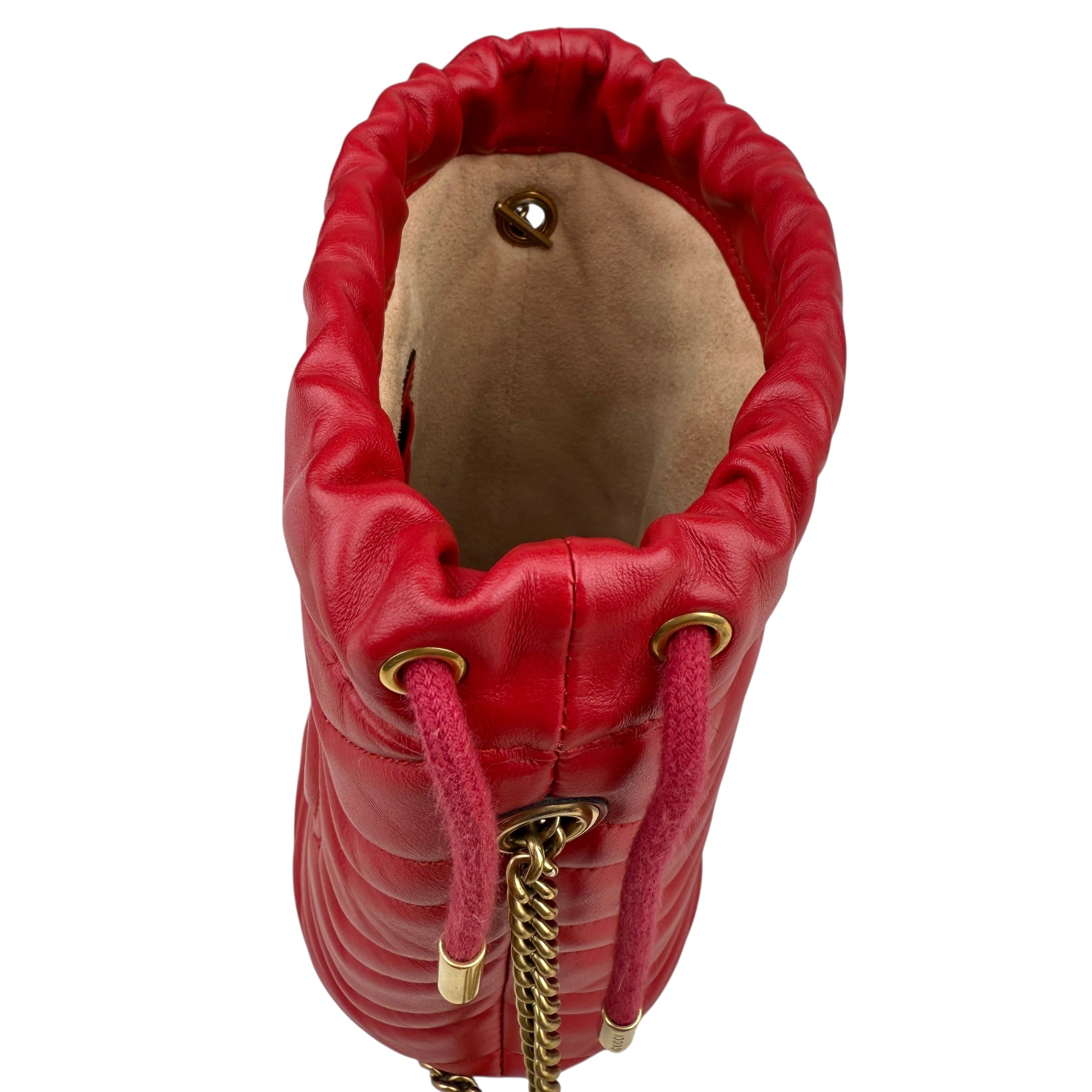 Pre-owned gucci-mini-bucket-gg-marmont-red-herringbone-leather-bag-front