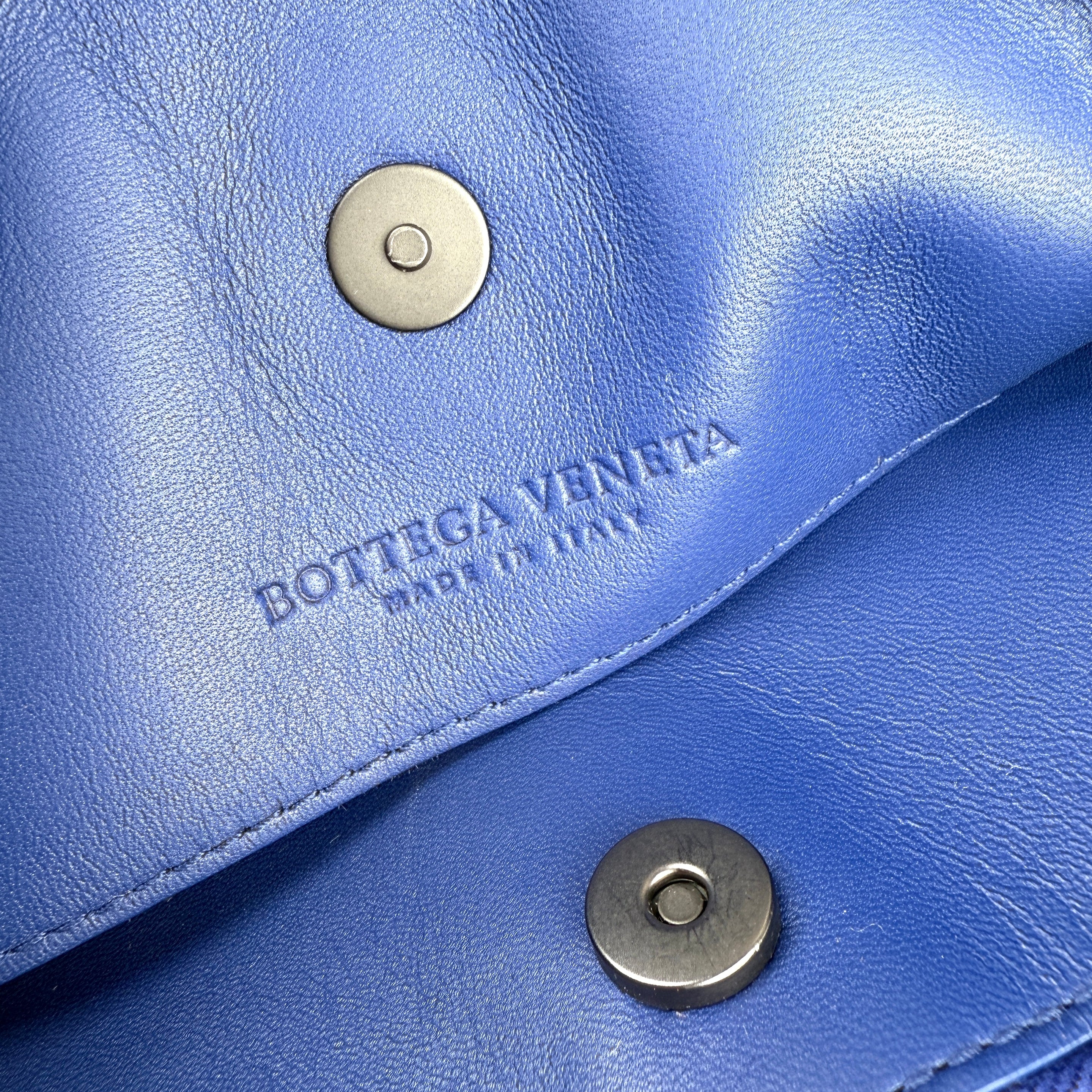 Pre-owned bottega-veneta-nappa-medium-blue-front-view