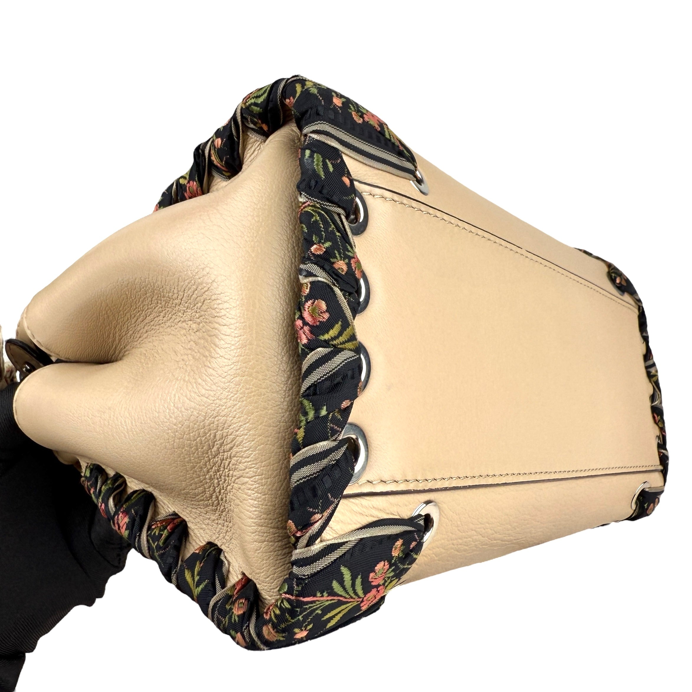 Pre-owned fendi-peekaboo-mini-handbag-beige-front
