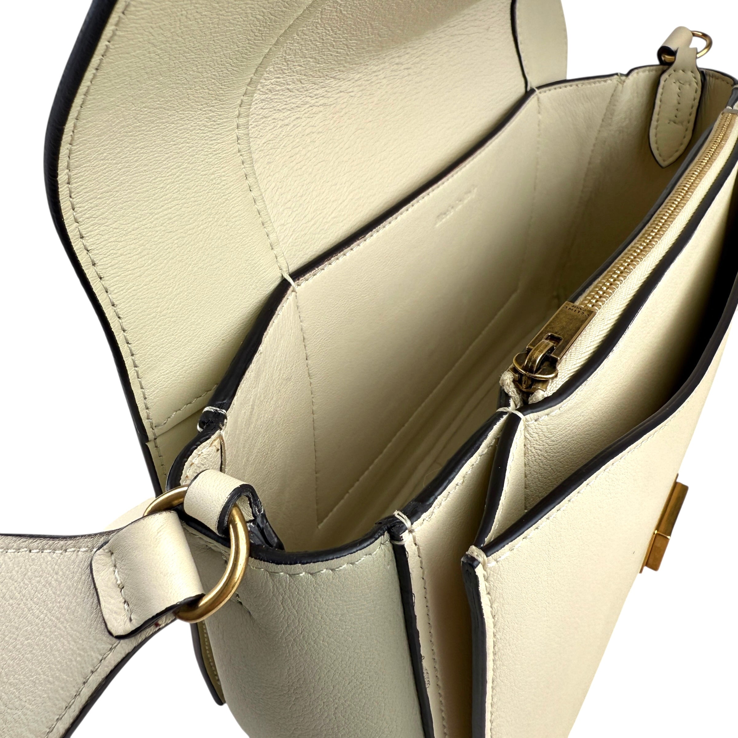 Pre-owned celine-frame-medium-front-view