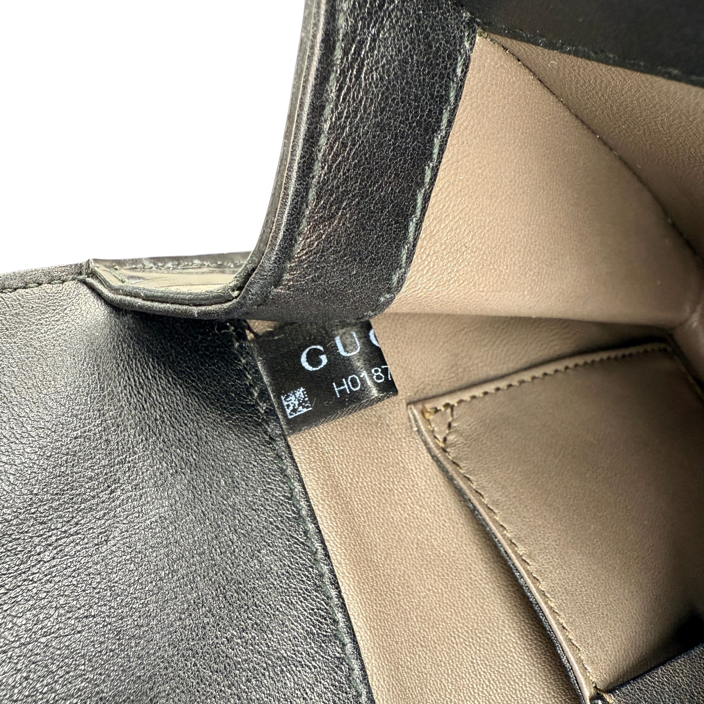 Pre-owned gucci-interlocking-g-black-glossy-front-view