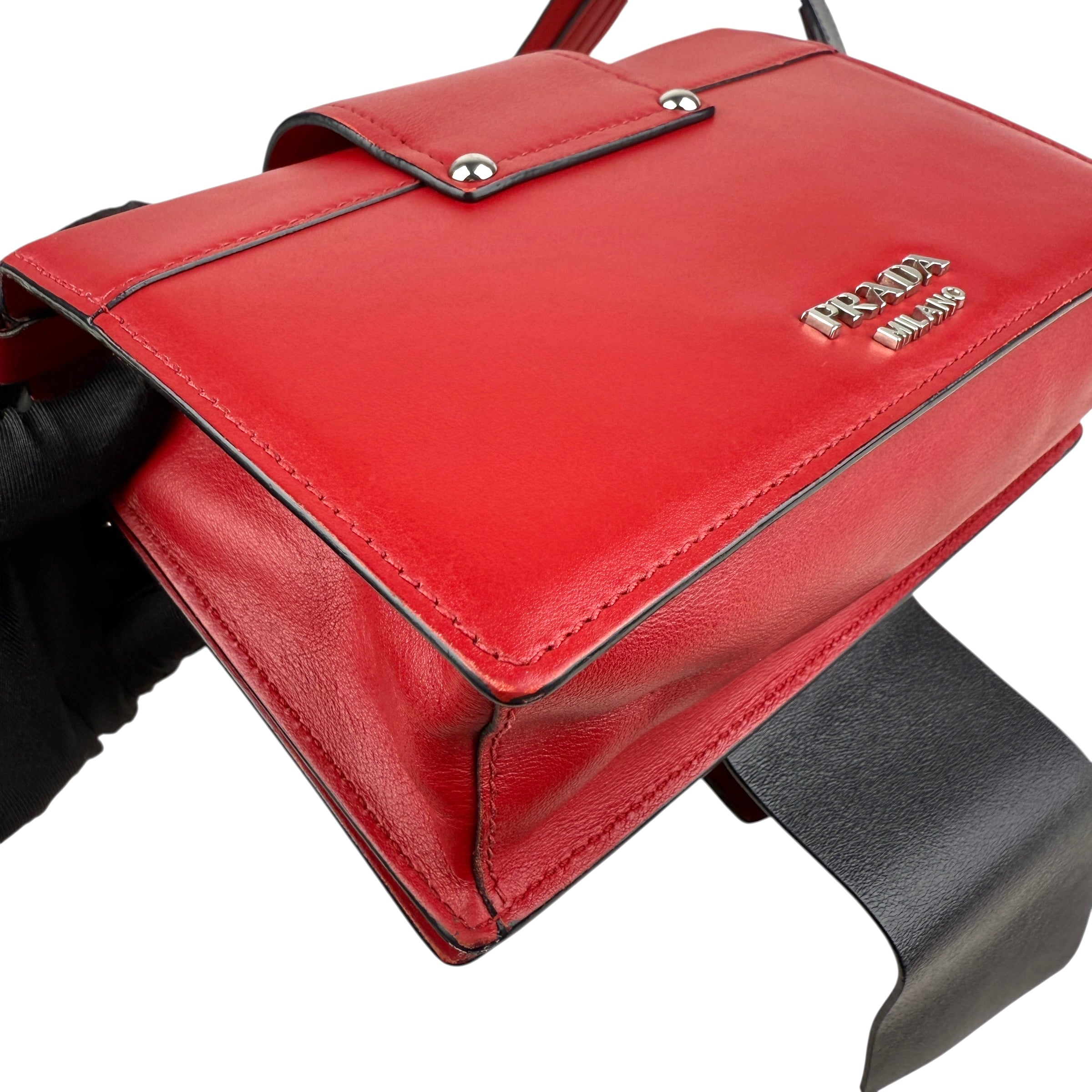 Pre-owned prada-plex-ribbon-shoulder-front-view