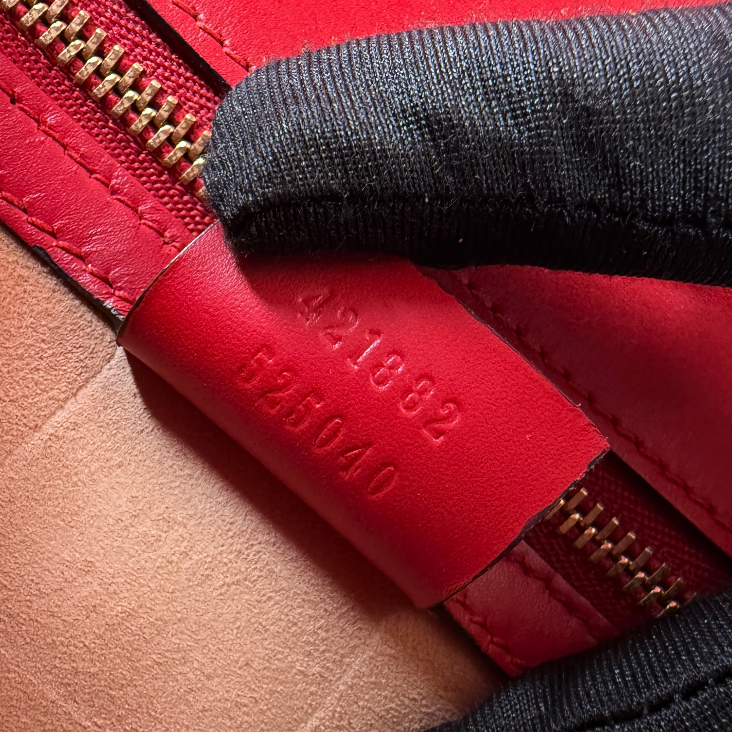 Pre-owned gucci-sylvie-shoulder-bag-medium-red-leather-front-view
