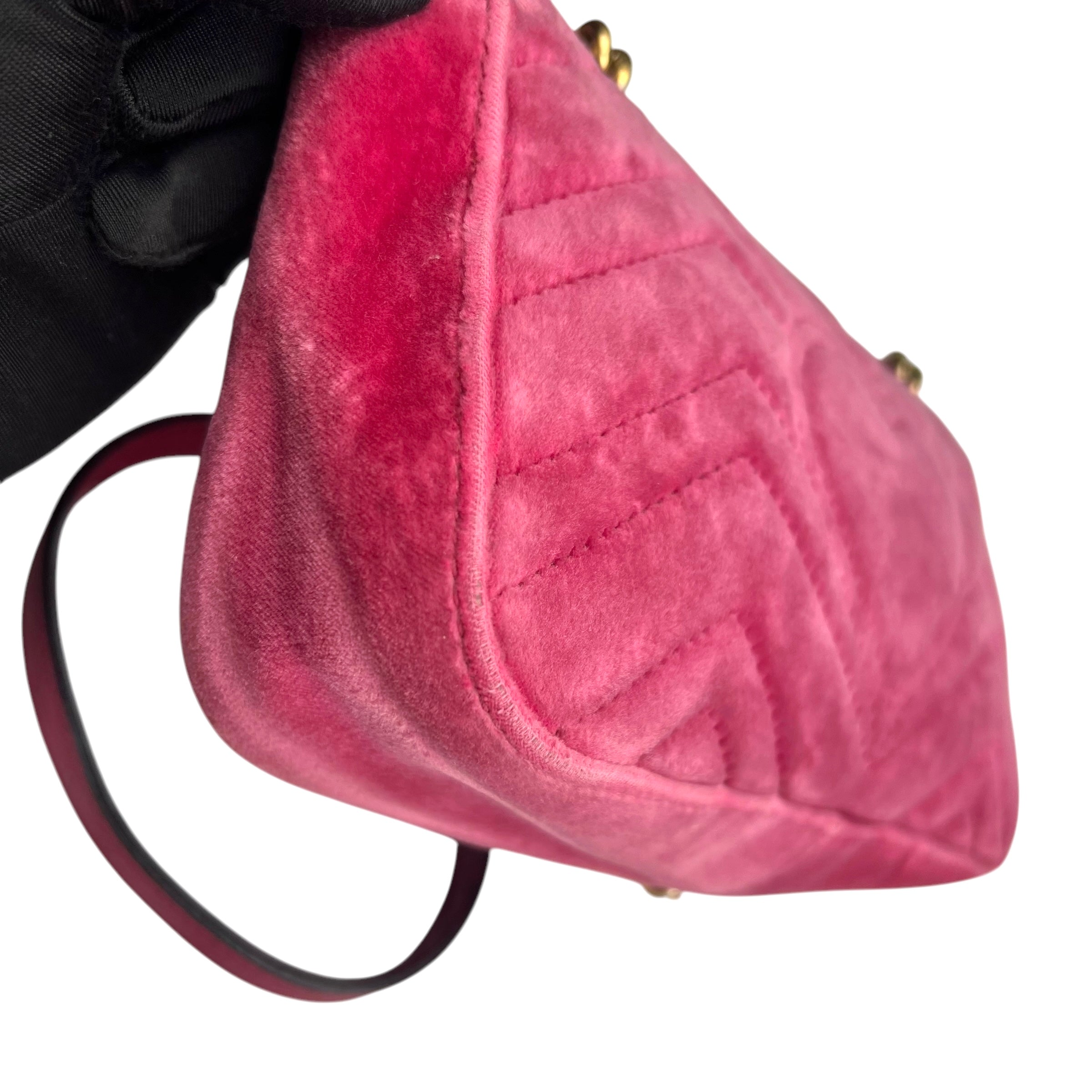 Pre-owned gucci-marmont-medium-pink-suede-leather-bag-front