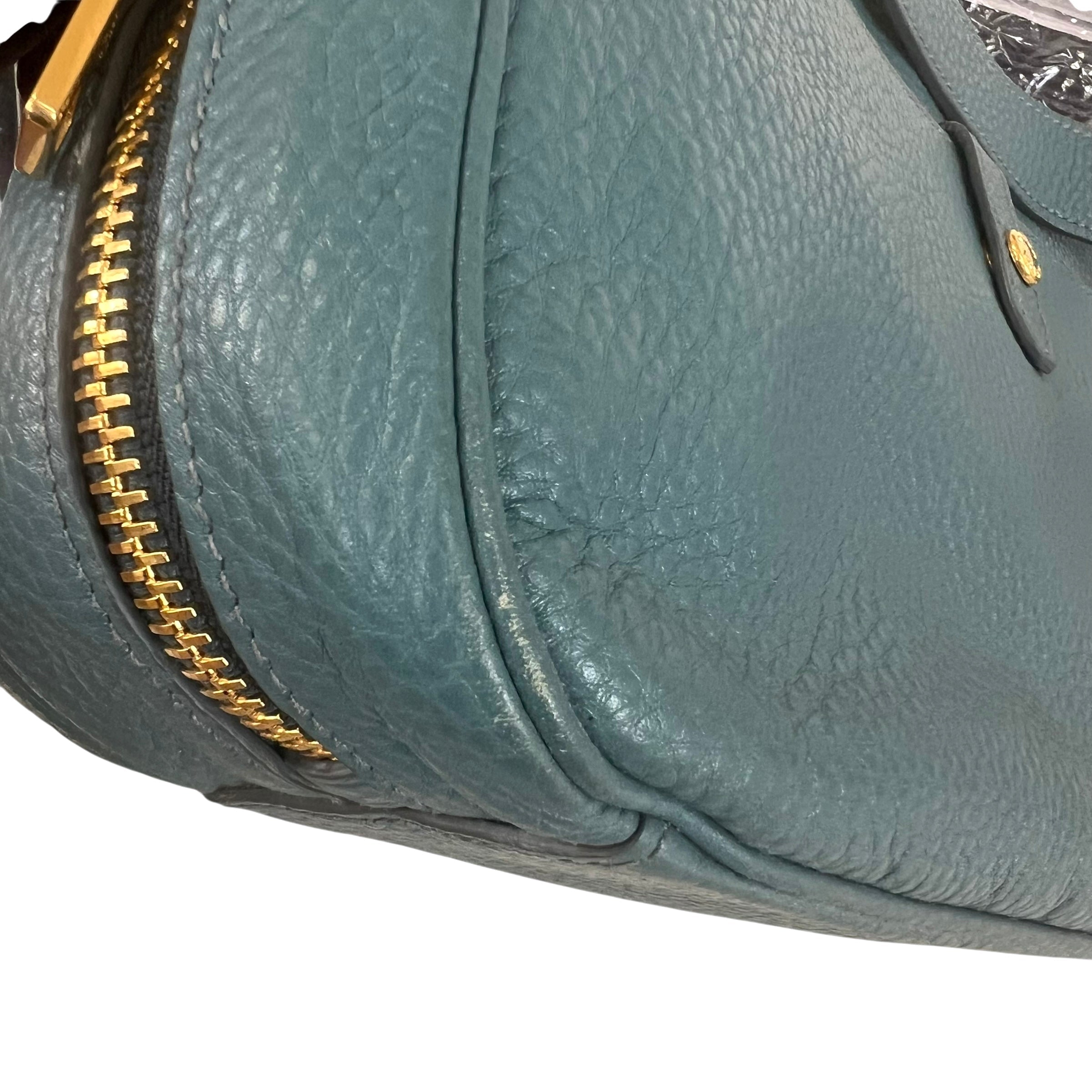 Pre-owned prada-vitello-daino-push-lock-messenger-bag