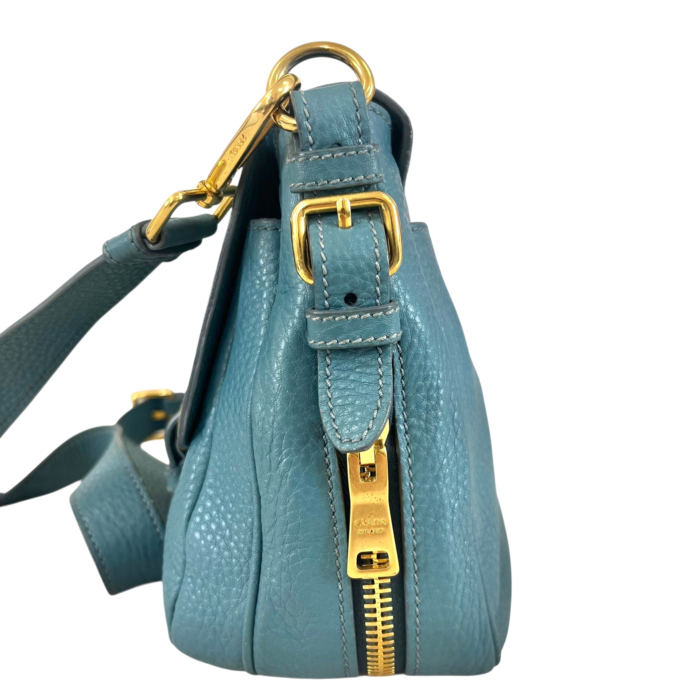 Pre-owned prada-vitello-daino-push-lock-messenger-bag