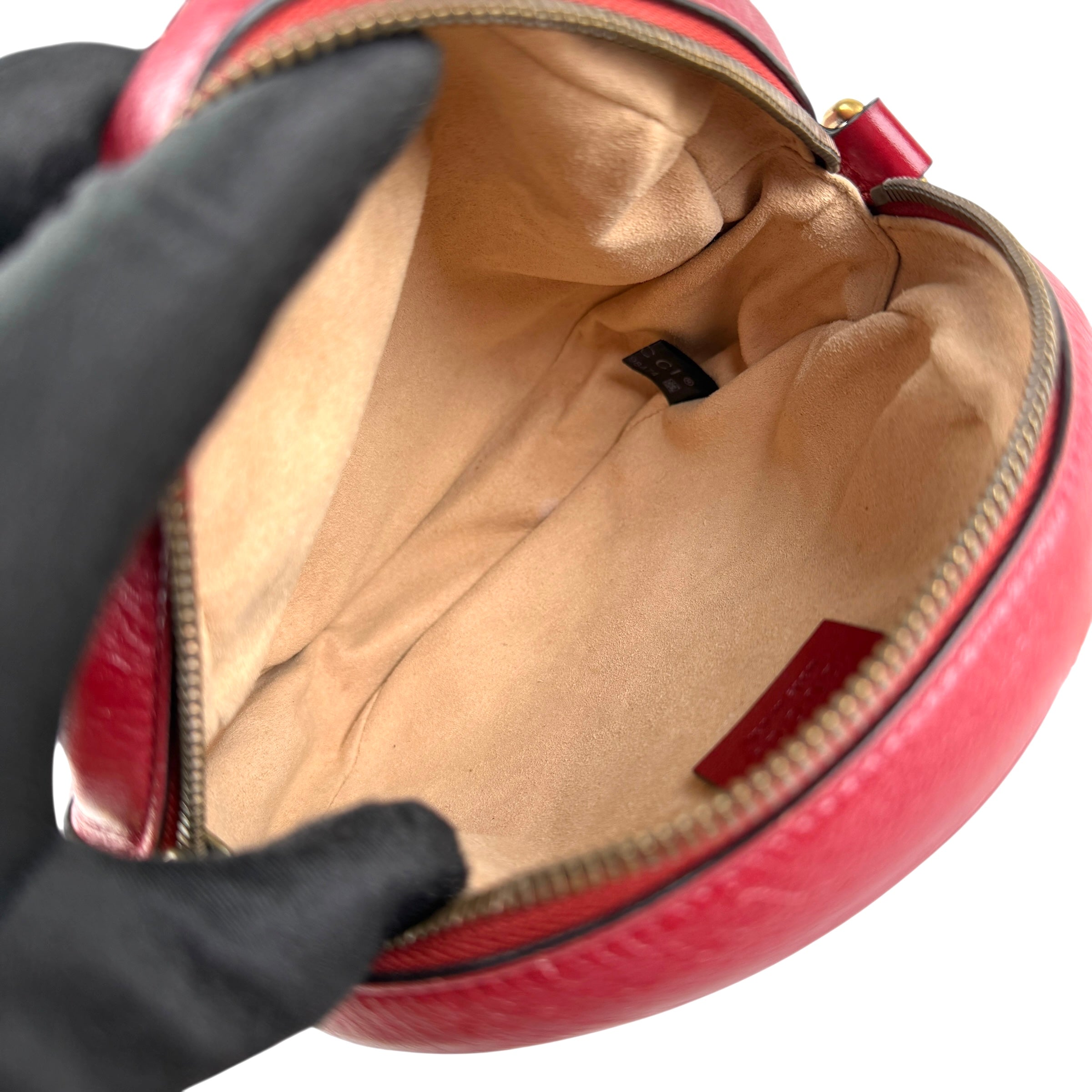 Pre-owned gucci-gg-marmont-round-leather-crossbody-bag