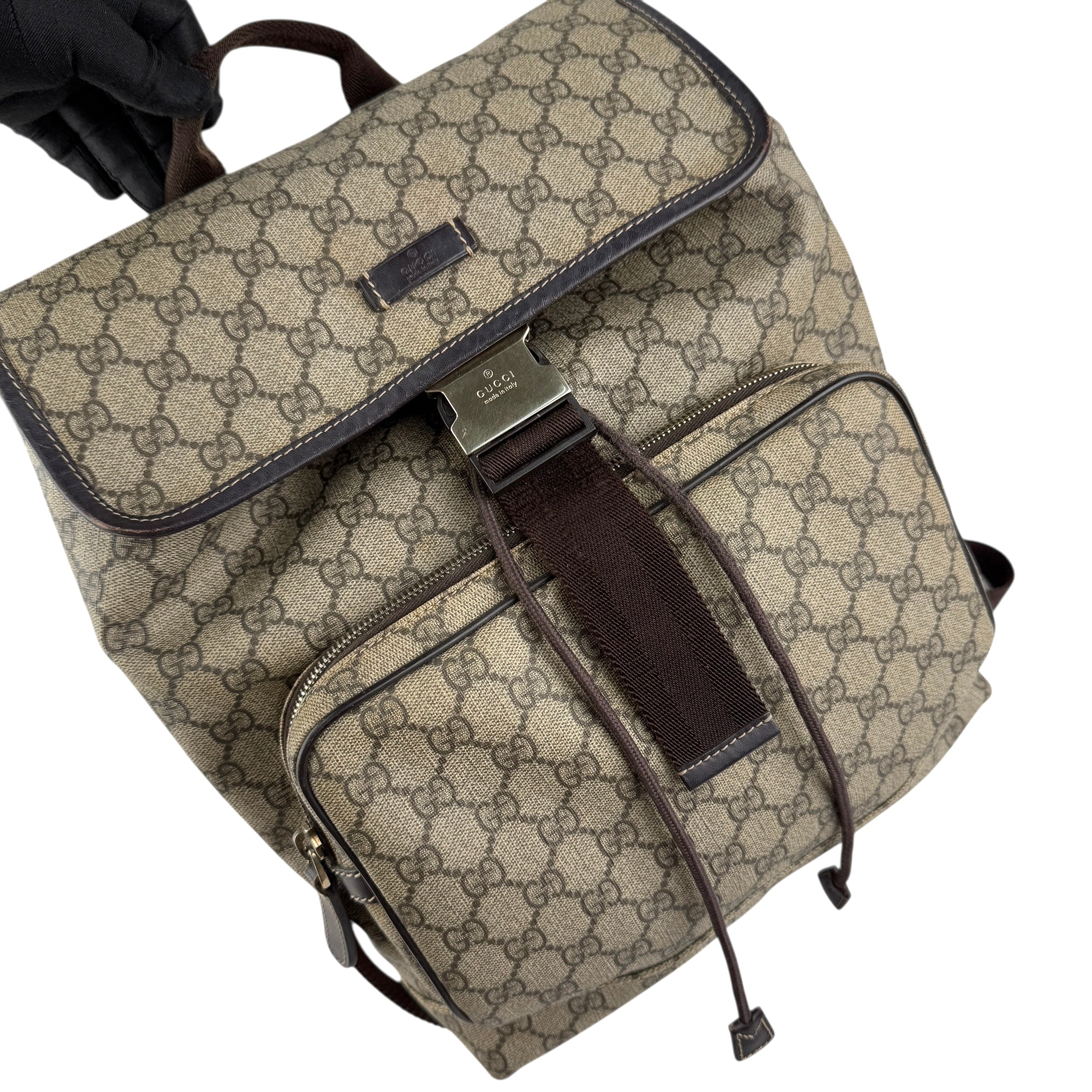 Pre-owned gucci-single-buckle-backpack-gg-supreme-canvas-brown