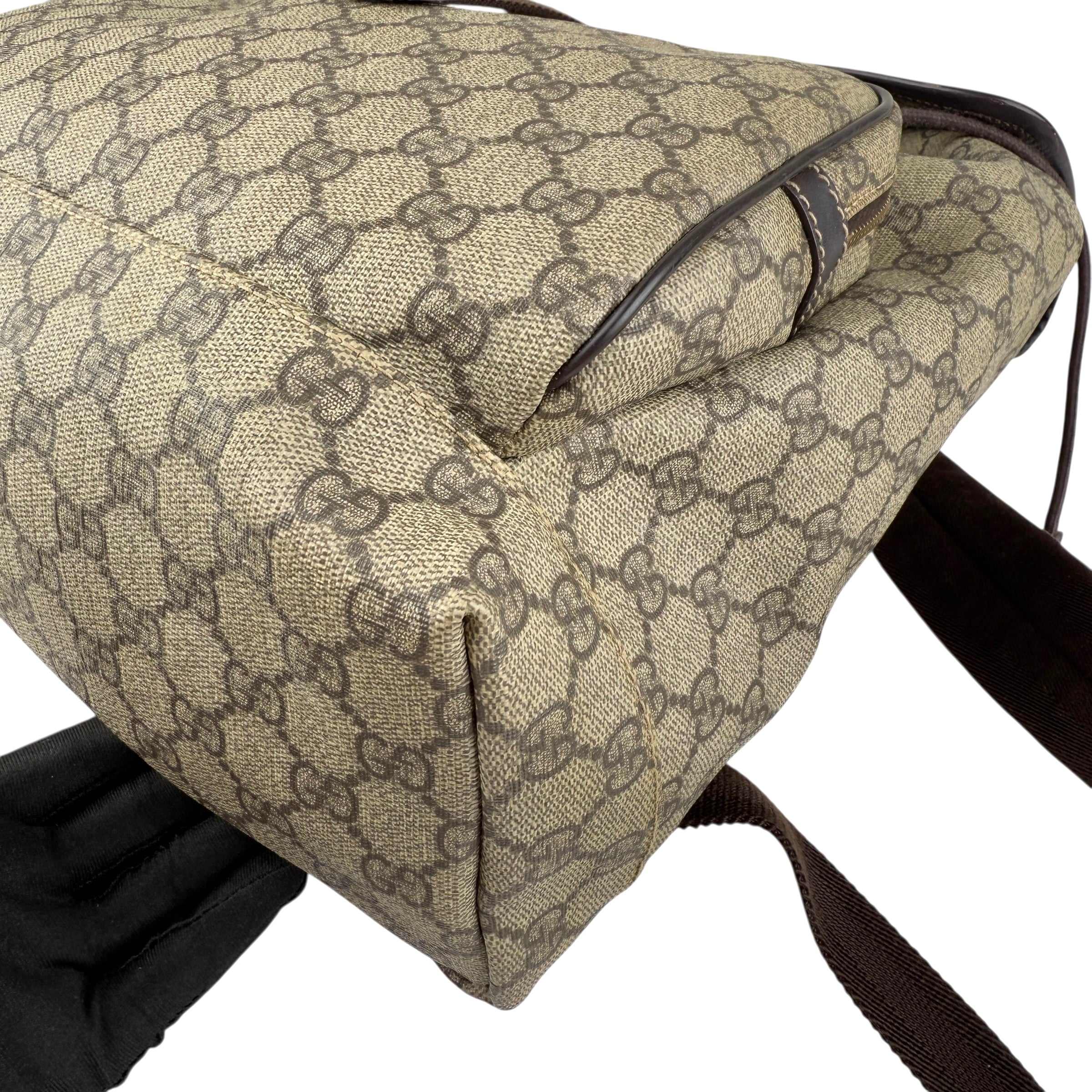 Pre-owned gucci-single-buckle-backpack-gg-supreme-canvas-brown