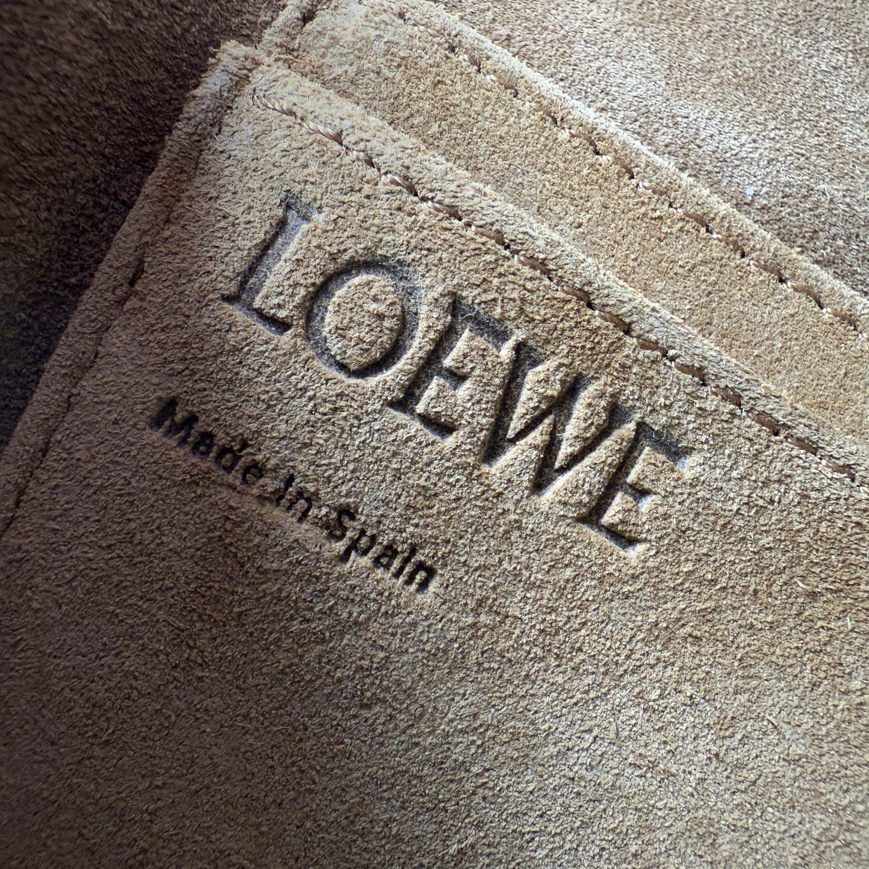 Pre-owned loewe-gate-leather-crossbody-handbag