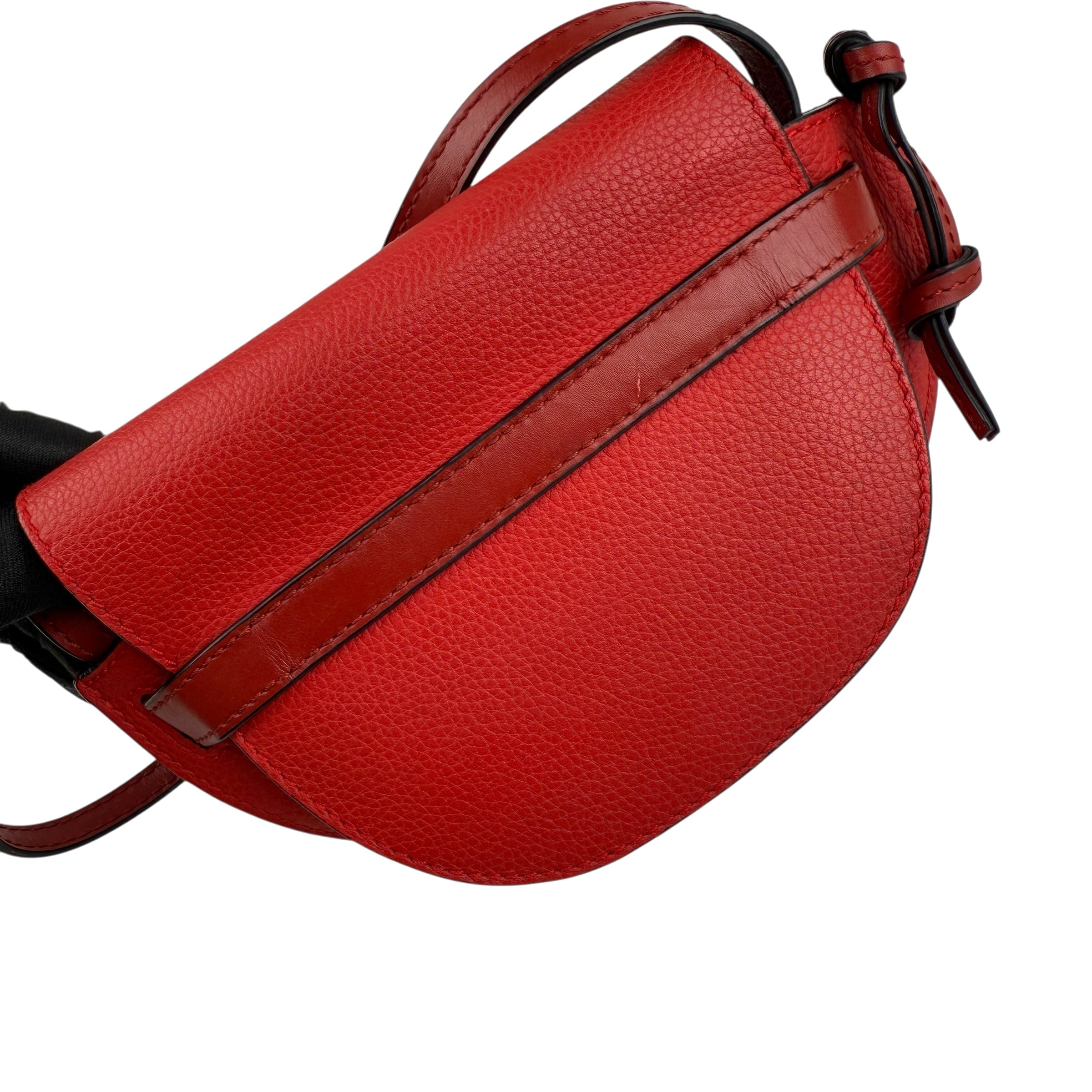 Pre-owned loewe-gate-leather-crossbody-handbag