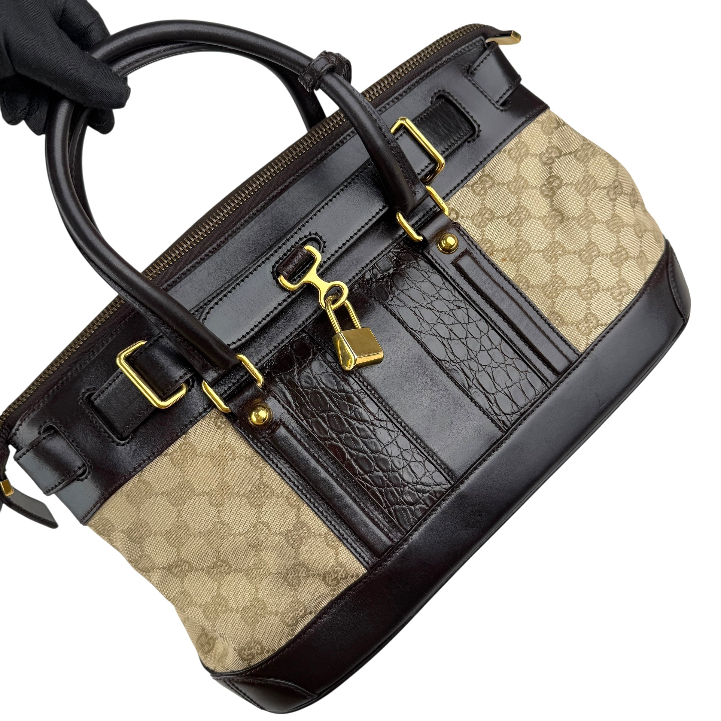 Pre-owned gucci-gg-canvas-body-bag-brown