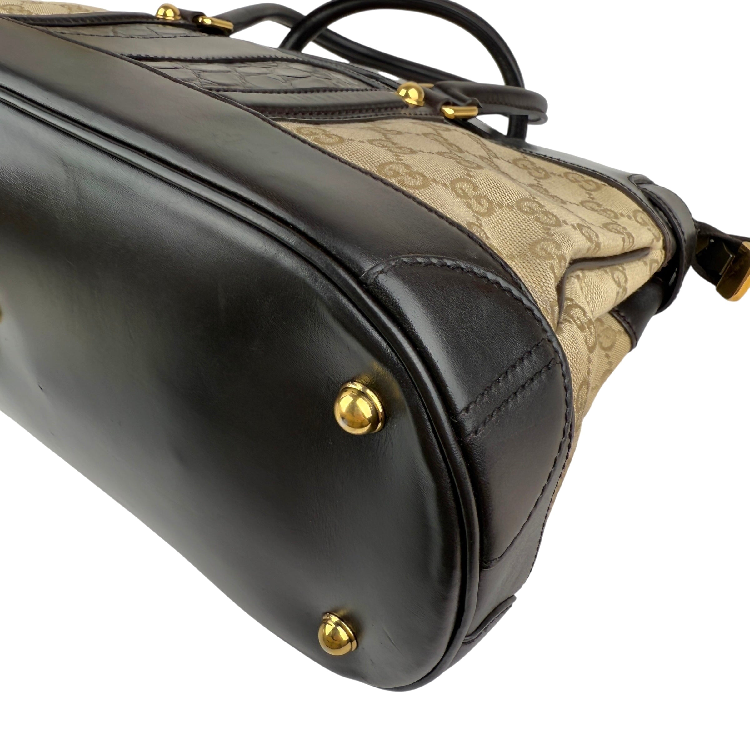 Pre-owned gucci-gg-canvas-body-bag-brown