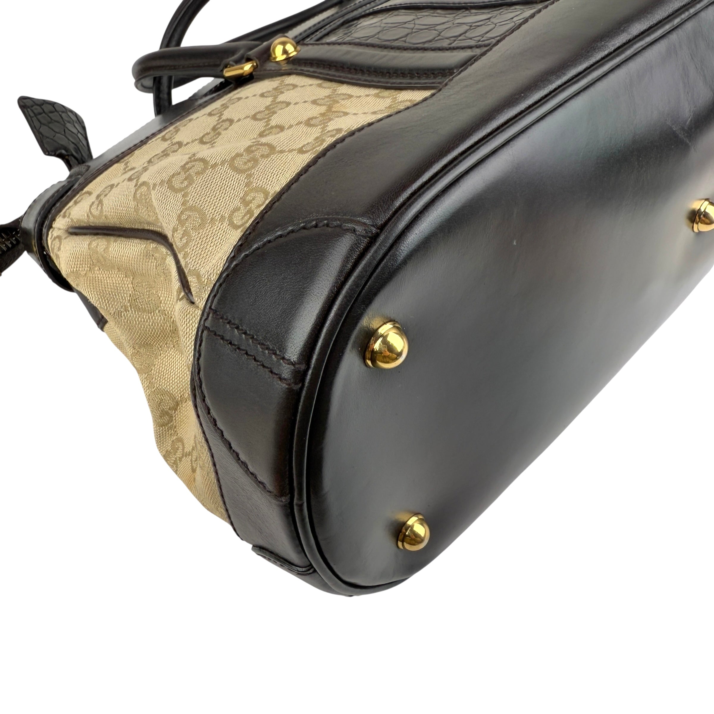Pre-owned gucci-gg-canvas-body-bag-brown