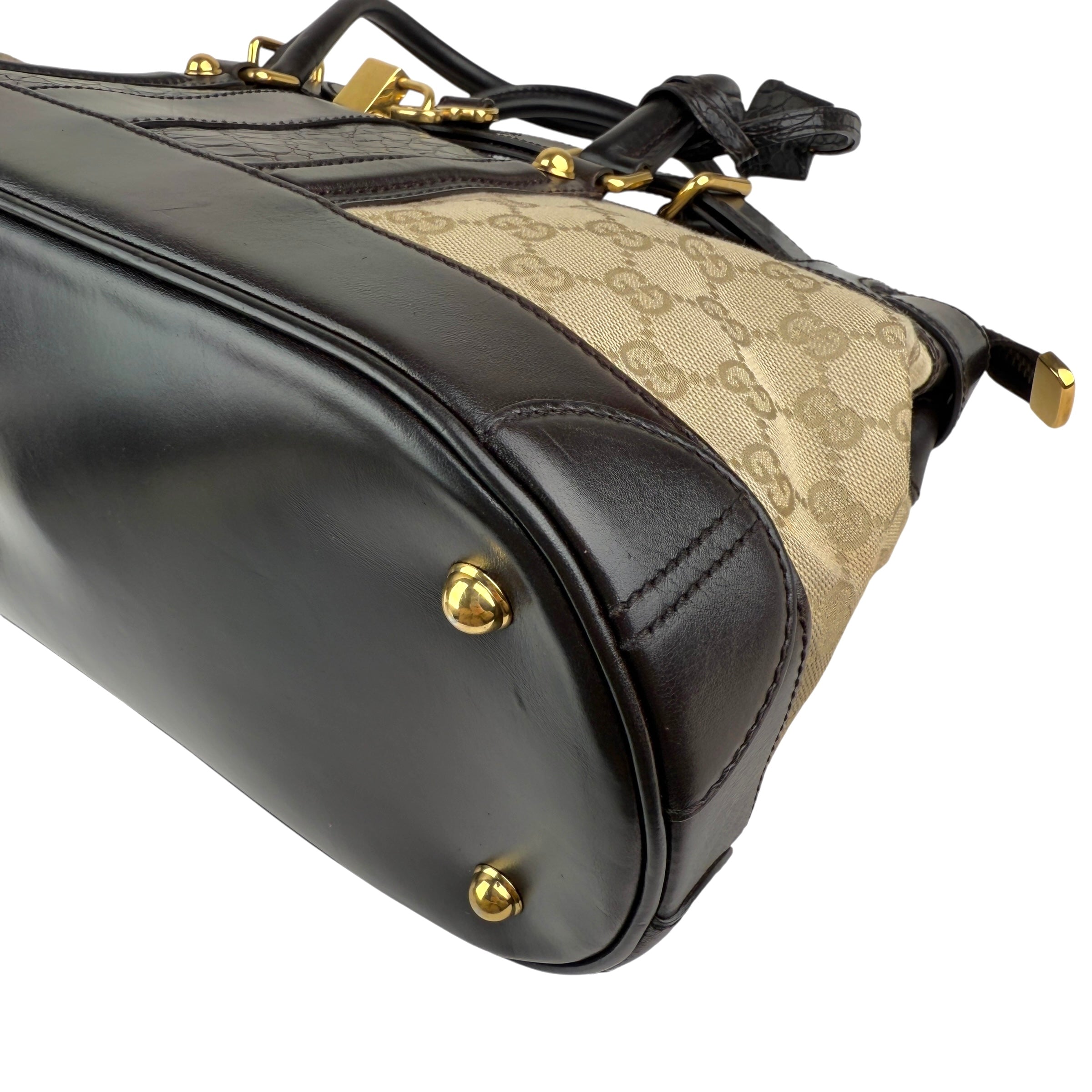 Pre-owned gucci-gg-canvas-body-bag-brown