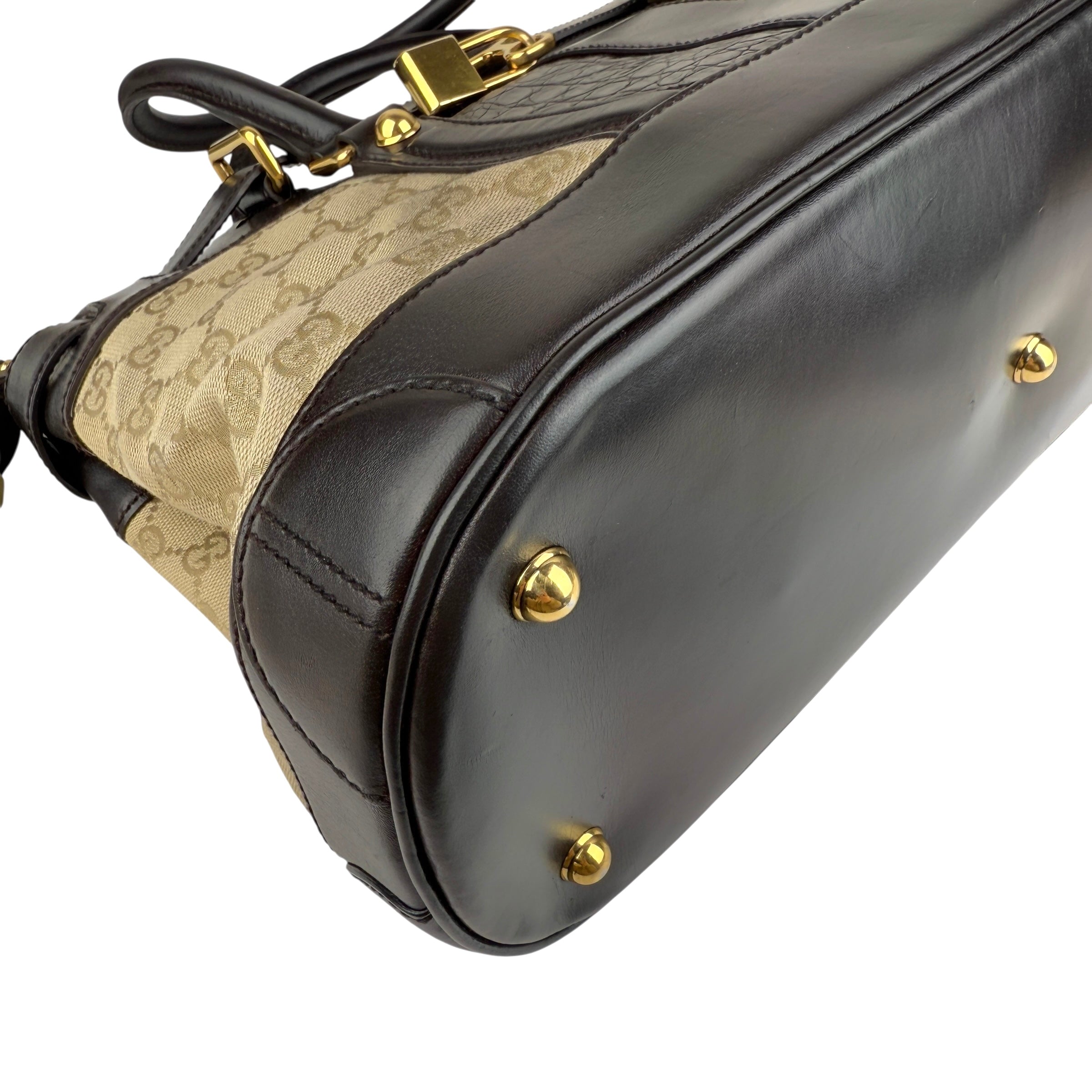 Pre-owned gucci-gg-canvas-body-bag-brown