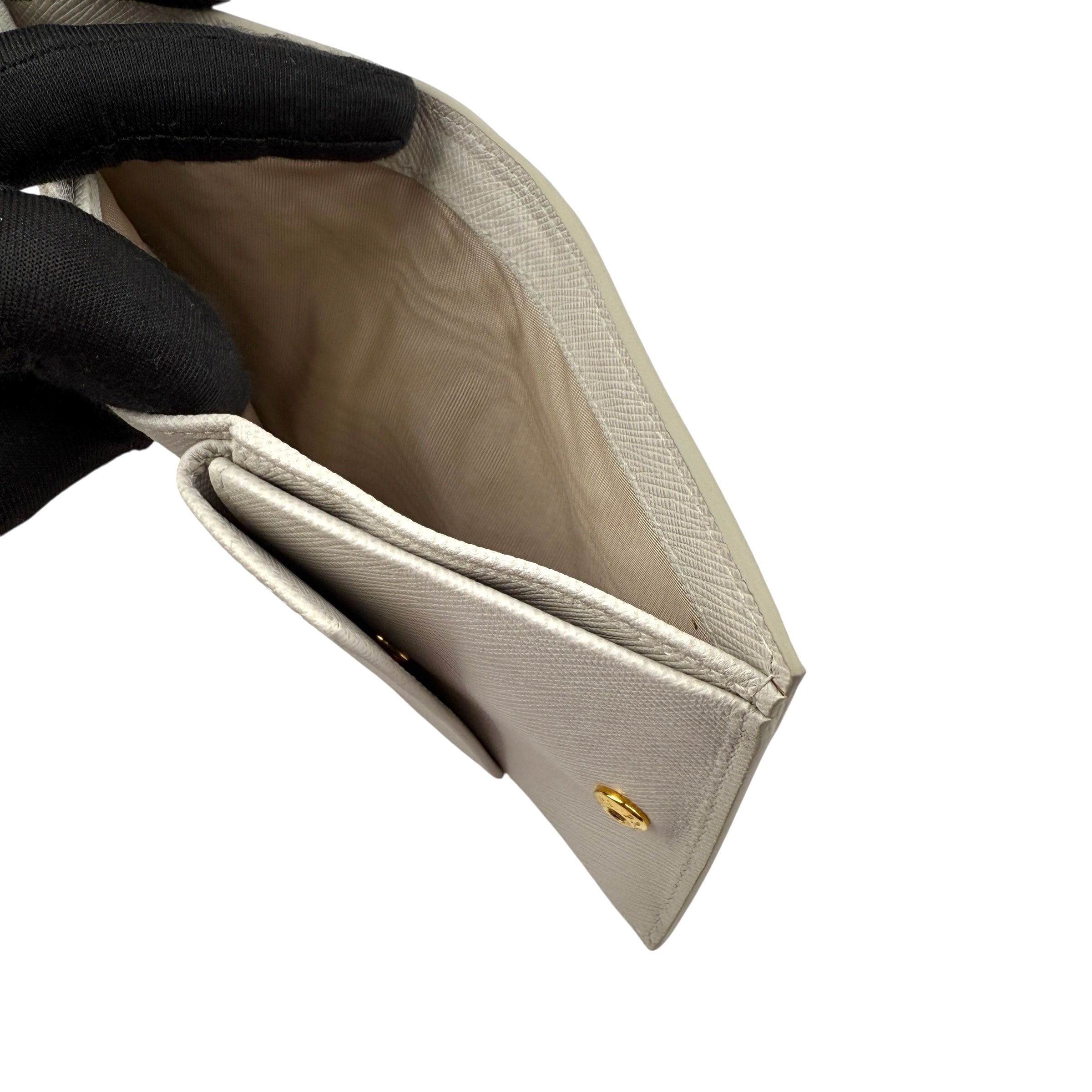 Pre-owned Prada Saffiano Shine Monochrome Bi-Fold Wallet Talco wallet