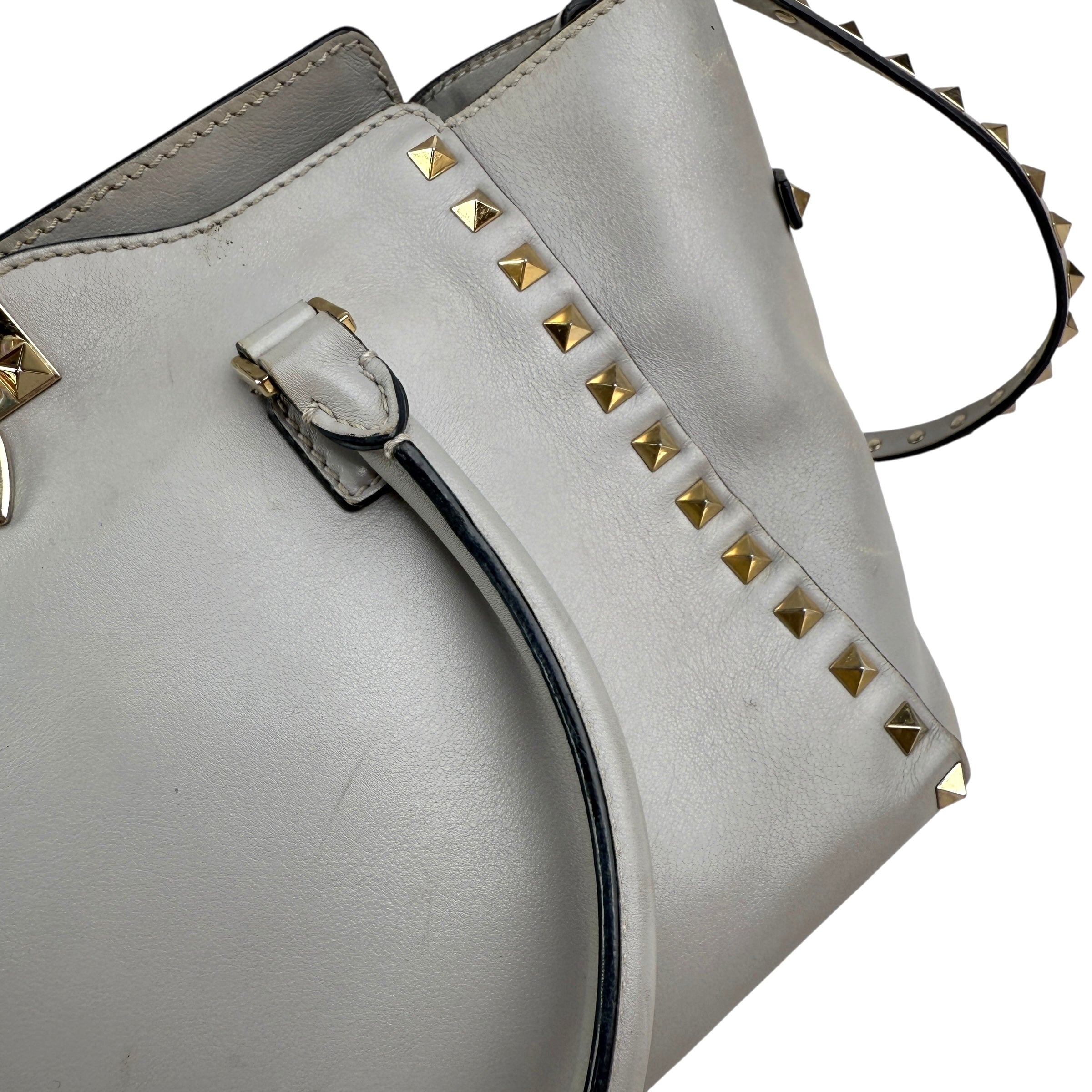 Pre-owned valentino grey leather rockstud trapeze handbag front