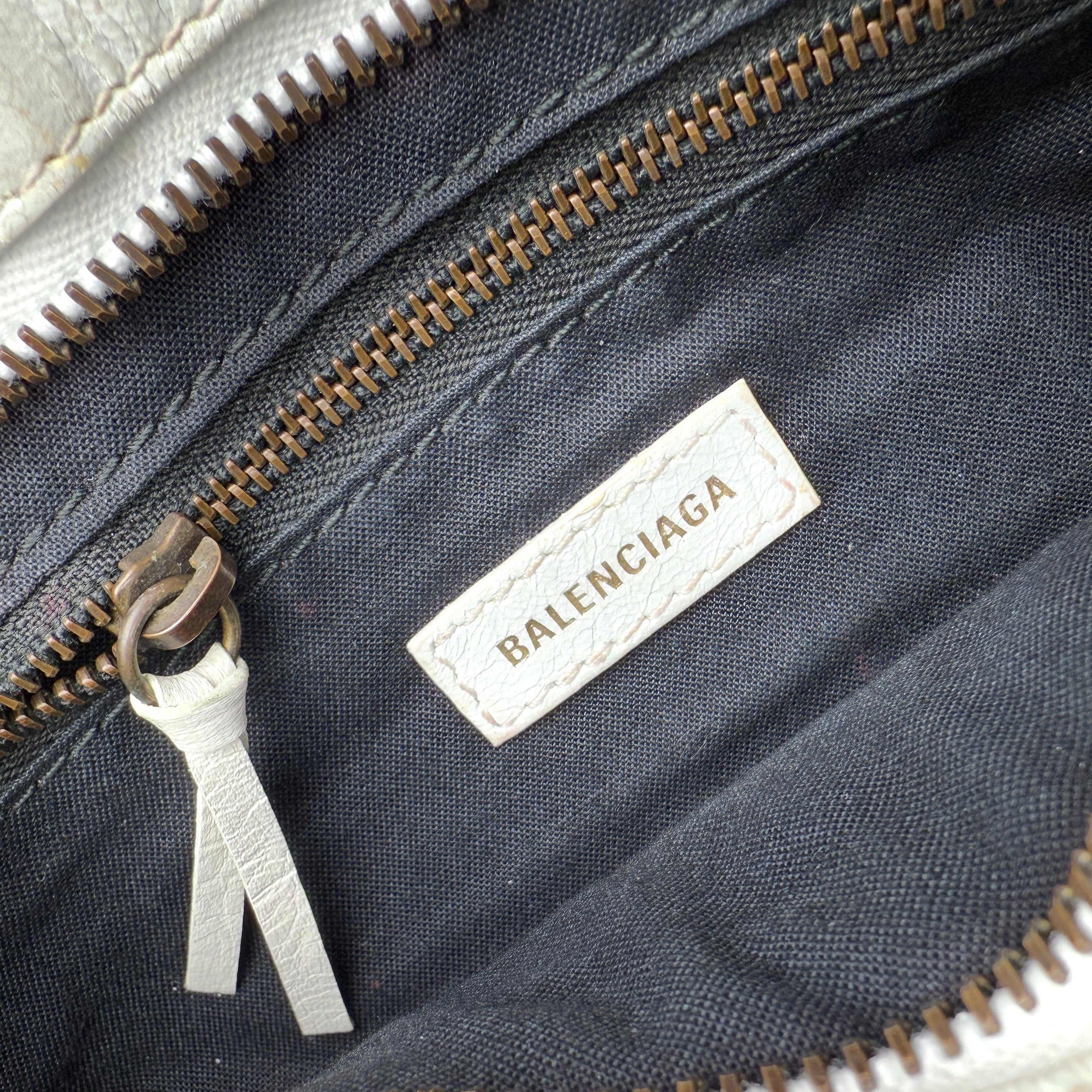 Pre-owned balenciaga agneau graffiti all over classic hardware mini city white multicolor front