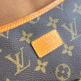 Pre-owned Louis Vuitton Monogram Canvas Saumur Messenger Bag messenger bag