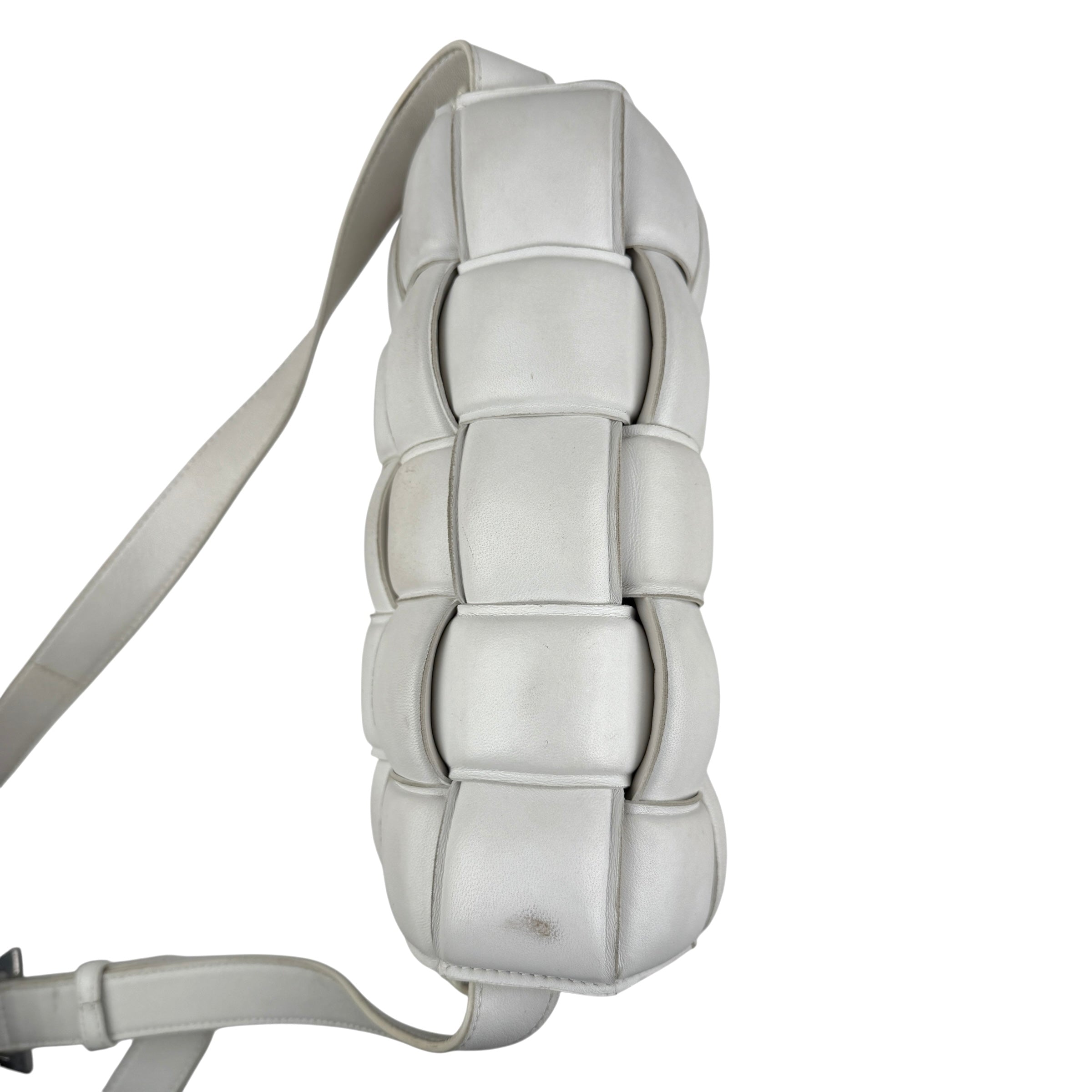 Pre-owned Bottega Veneta White Nappa Leather Maxi Weave Padded Cassette bag