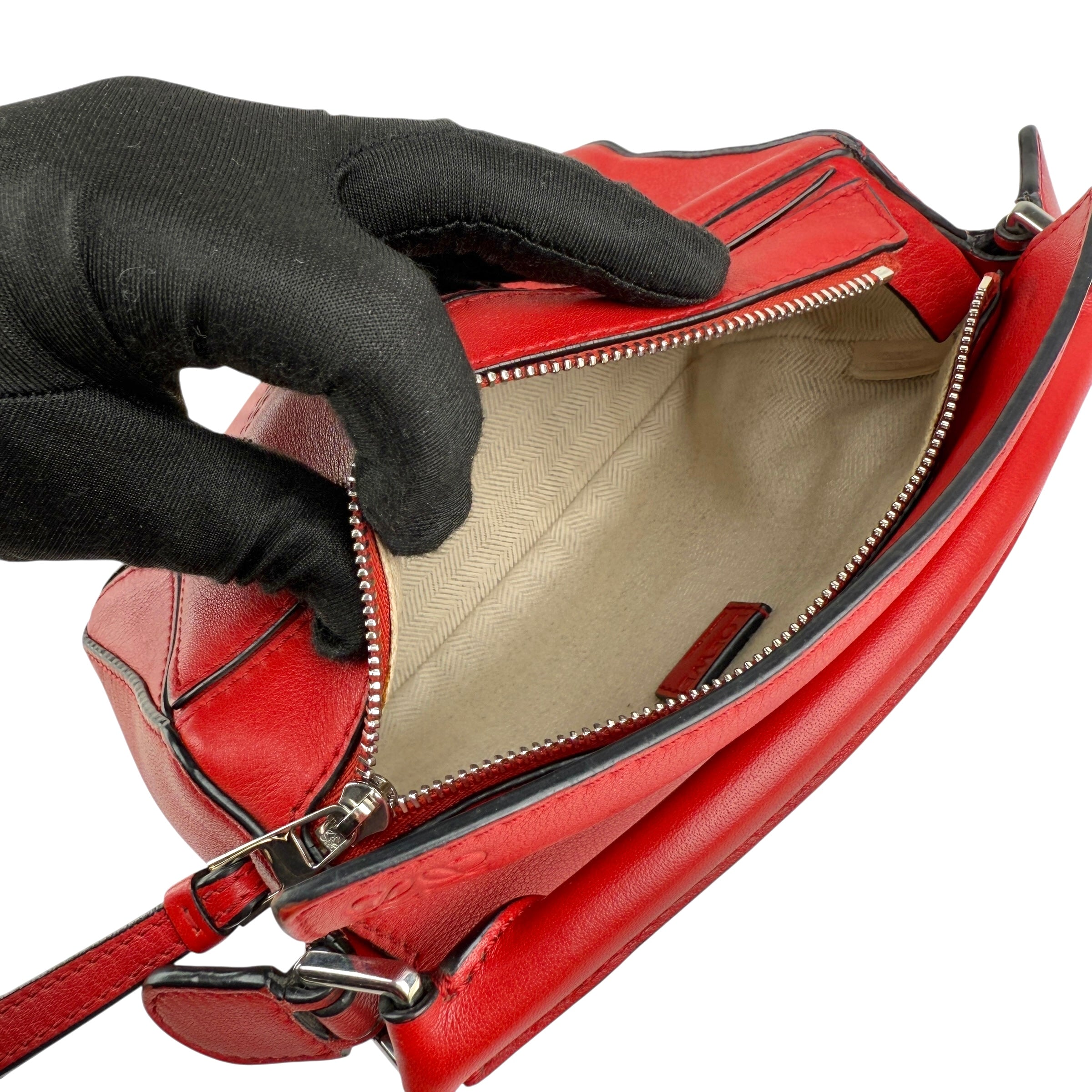 Pre-owned Loewe Red Pebbled Calfskin Leather Mini Puzzle Bag