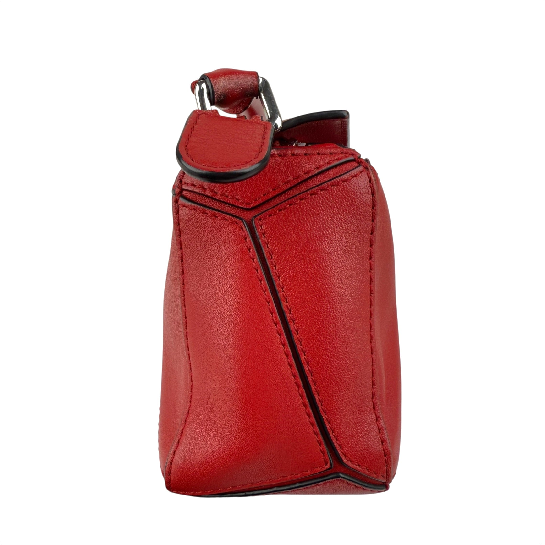 Pre-owned Loewe Red Pebbled Calfskin Leather Mini Puzzle Bag