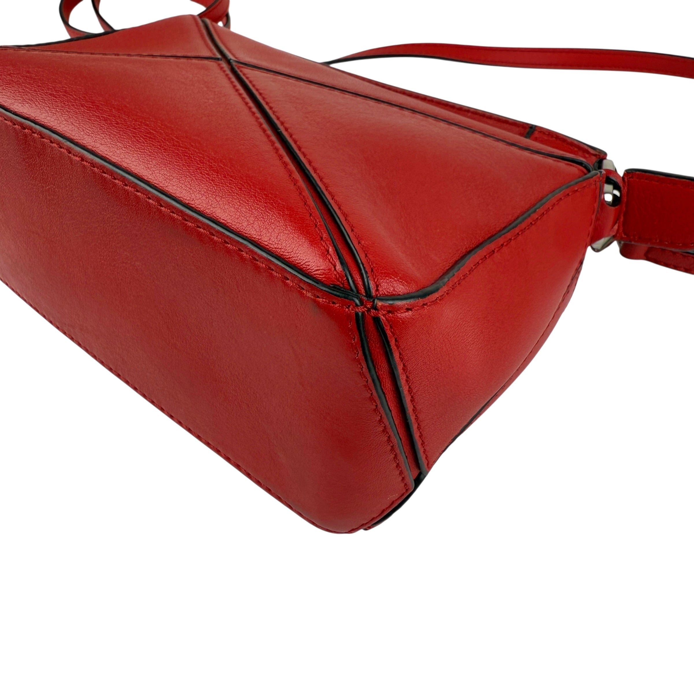 Pre-owned Loewe Red Pebbled Calfskin Leather Mini Puzzle Bag