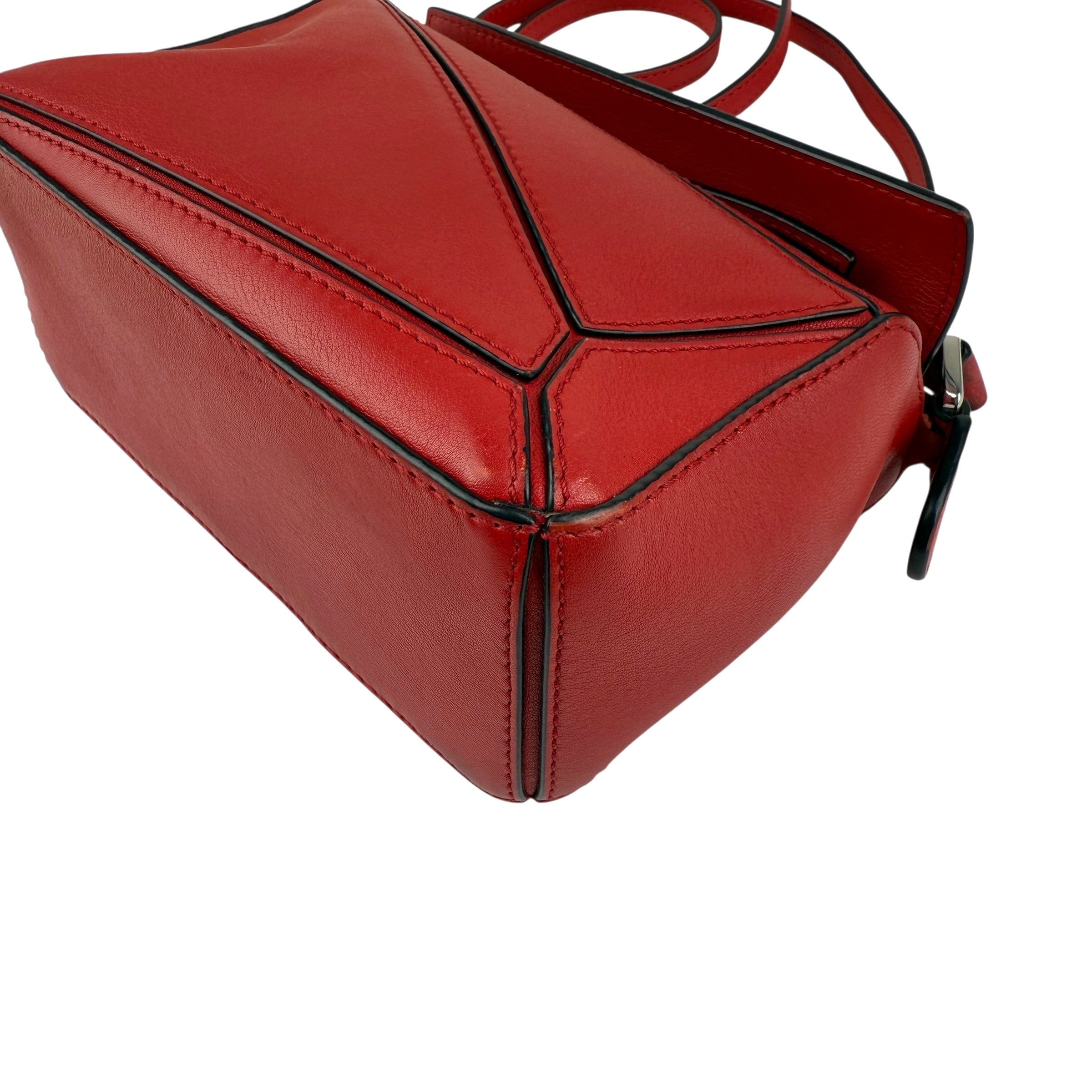 Pre-owned Loewe Red Pebbled Calfskin Leather Mini Puzzle Bag