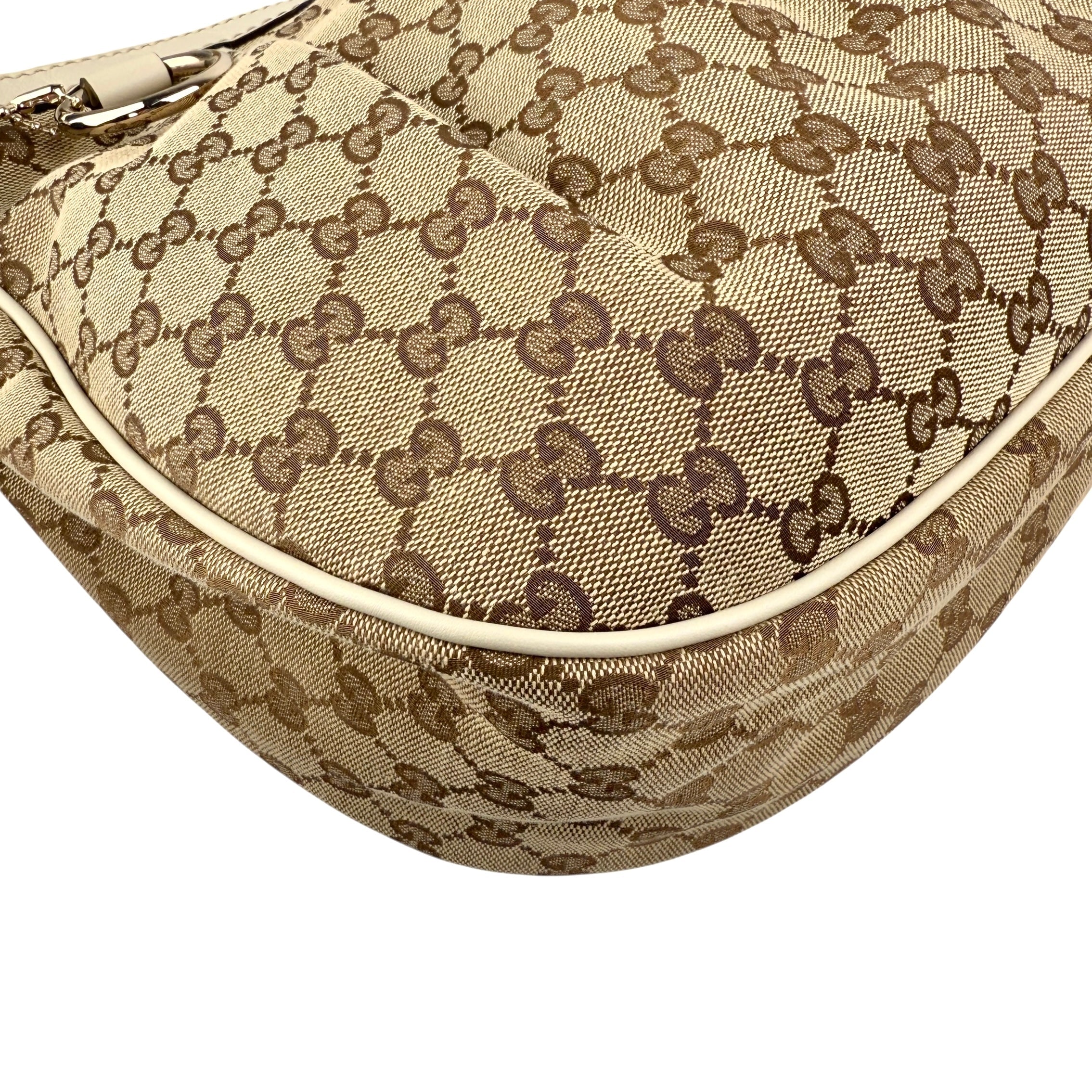 Pre-owned Gucci Beige/White GG Canvas Medium Sukey Hobo bag