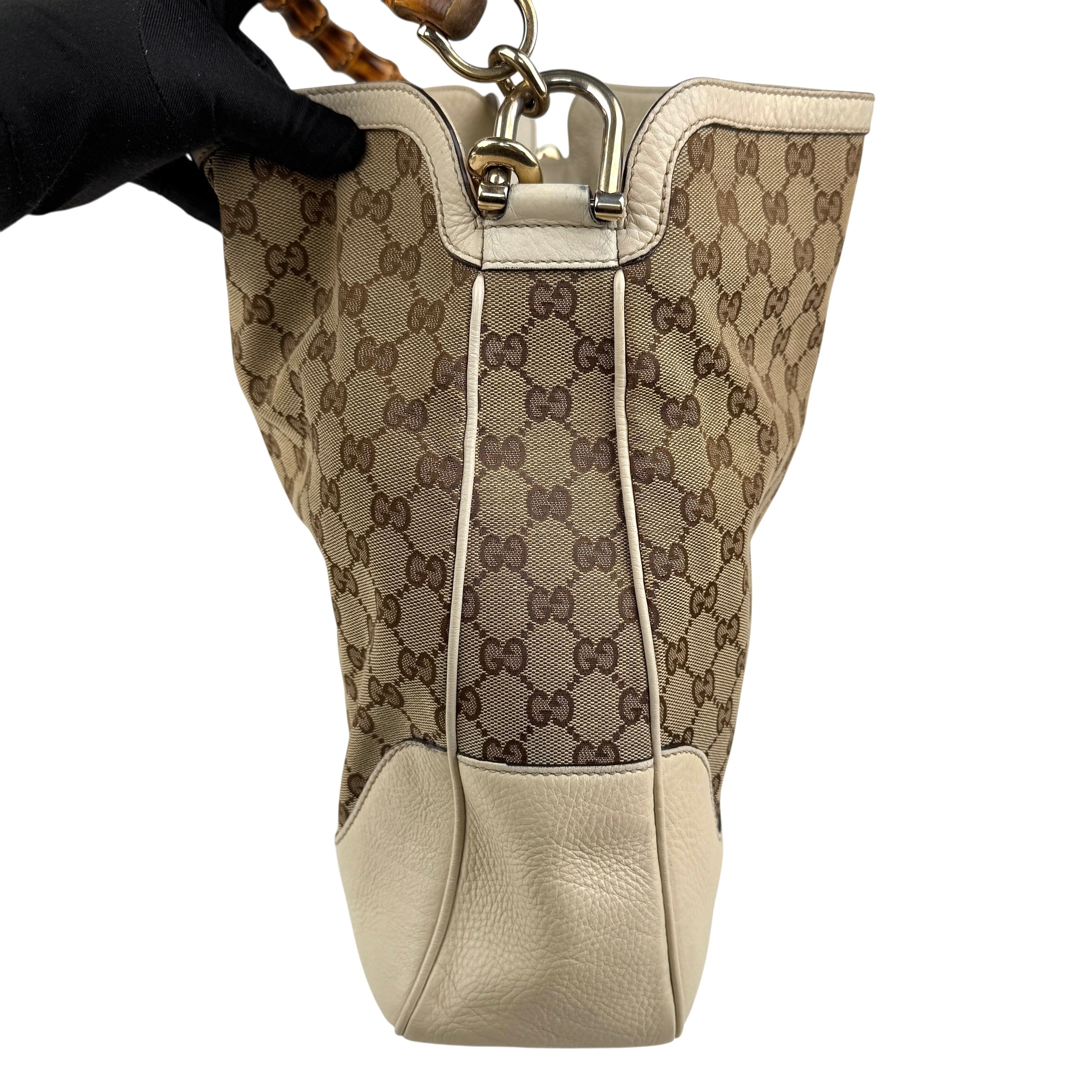 Pre-owned Gucci Beige/White GG Canvas Diana Bamboo Shoulder Bag