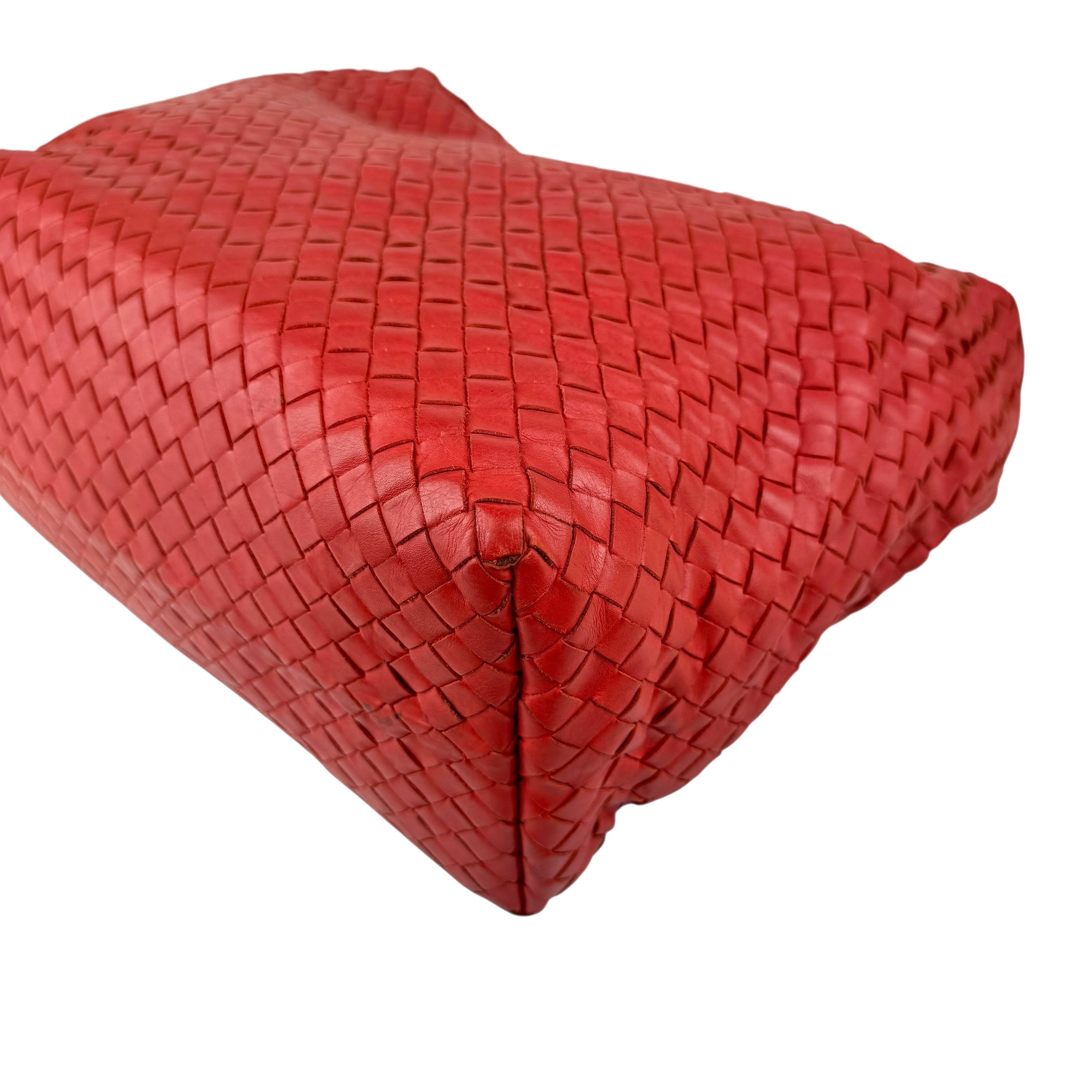 Pre-owned Bottega Veneta Red Intrecciato Woven Nappa Leather Medium Veneta Hobo Bag