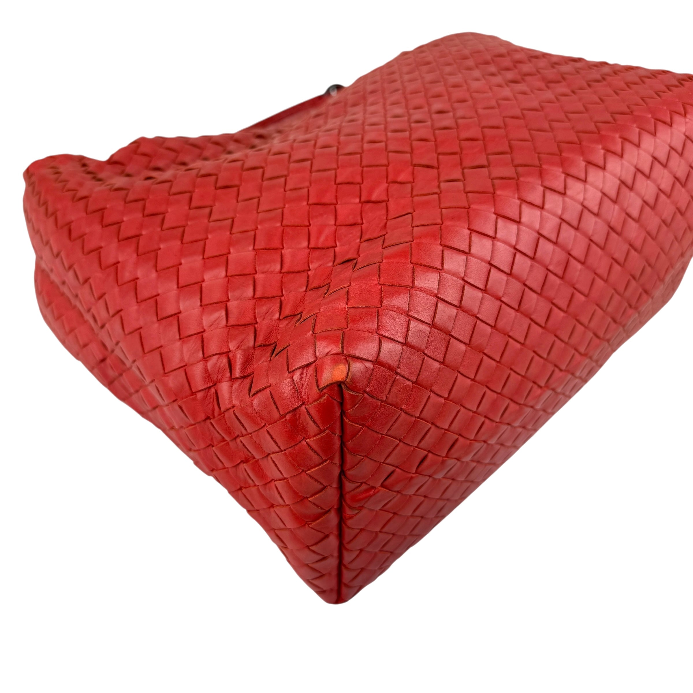Pre-owned Bottega Veneta Red Intrecciato Woven Nappa Leather Medium Veneta Hobo Bag