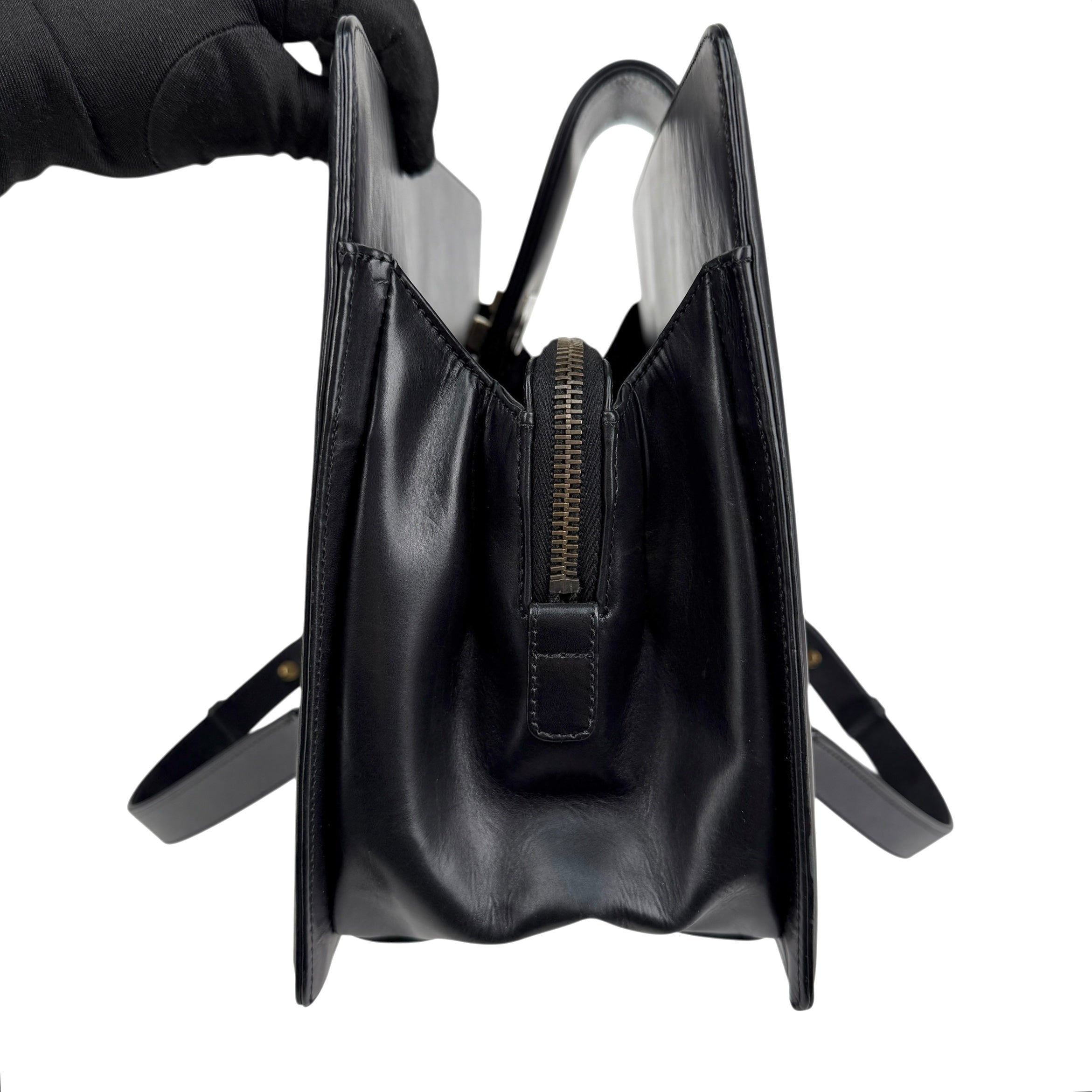 Pre-owned Chanel Black Smooth Calfskin Leather Boy Small Tote Bag