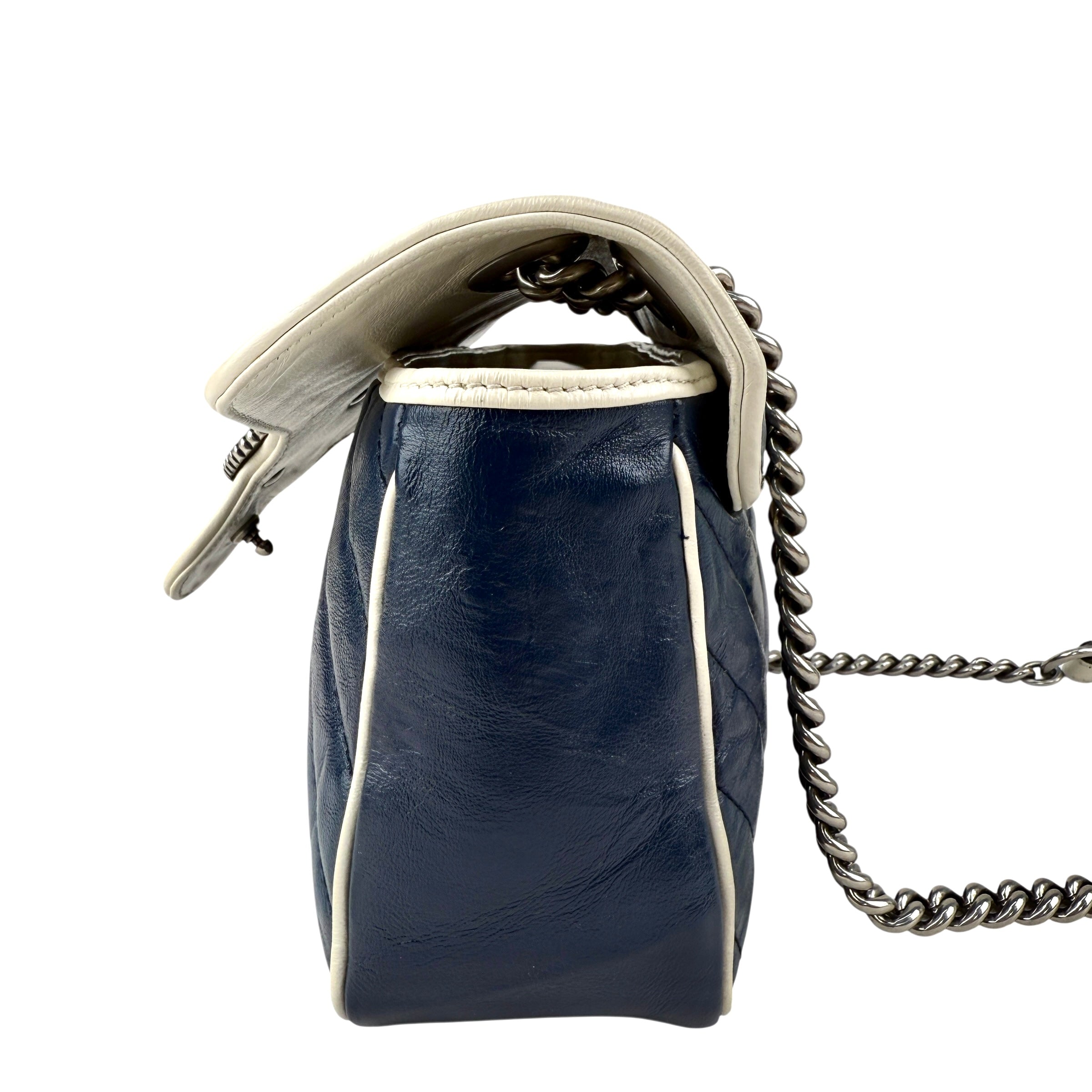 Pre-owned Gucci Navy and white GG Marmont shoulder bag
