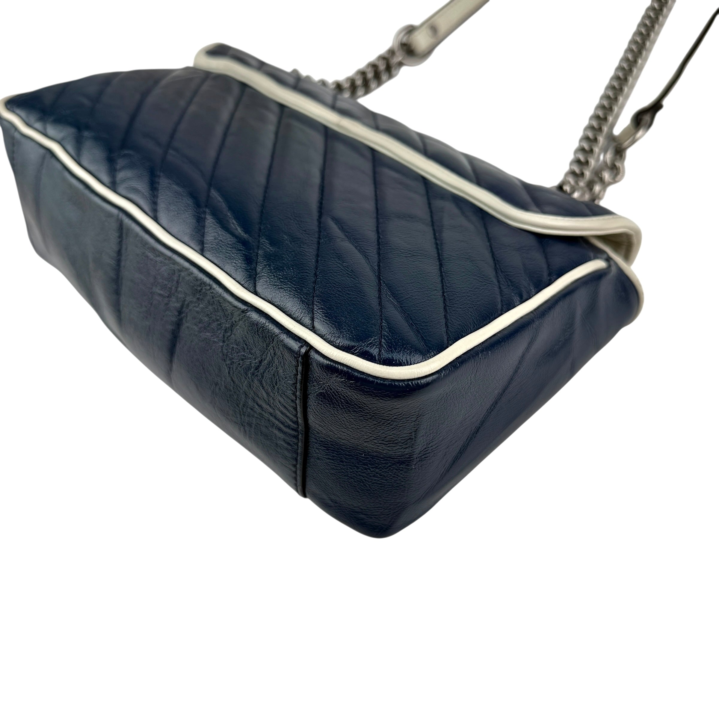 Pre-owned Gucci Navy and white GG Marmont shoulder bag