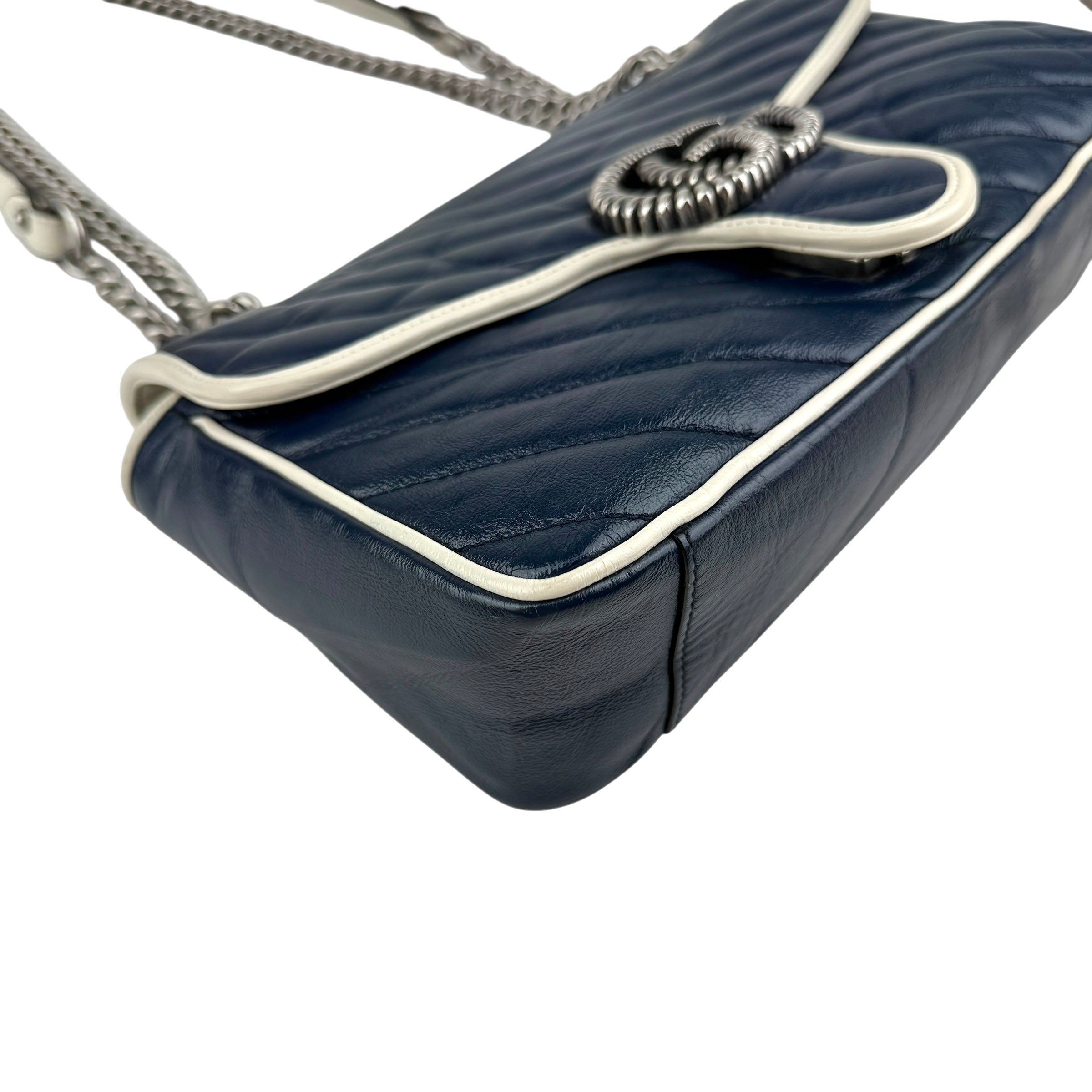 Pre-owned Gucci Navy and white GG Marmont shoulder bag