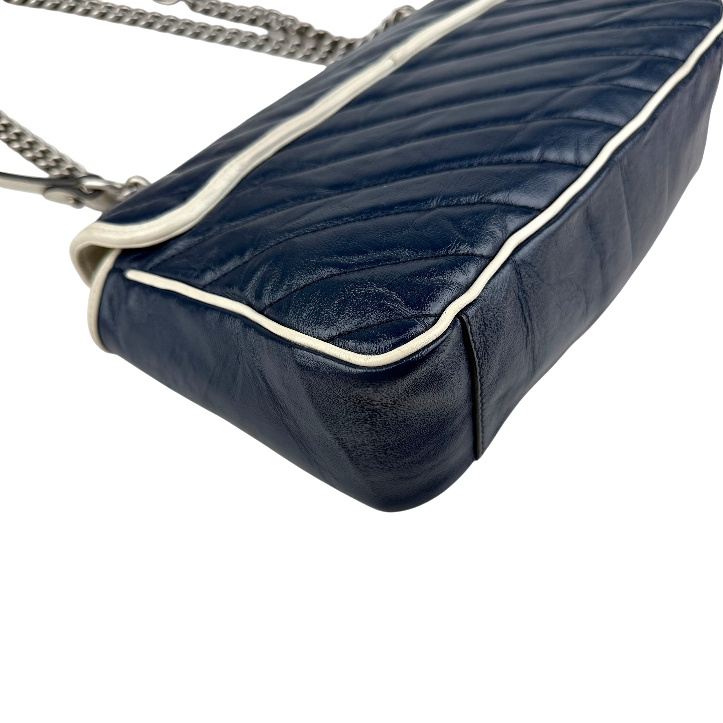 Pre-owned Gucci Navy and white GG Marmont shoulder bag