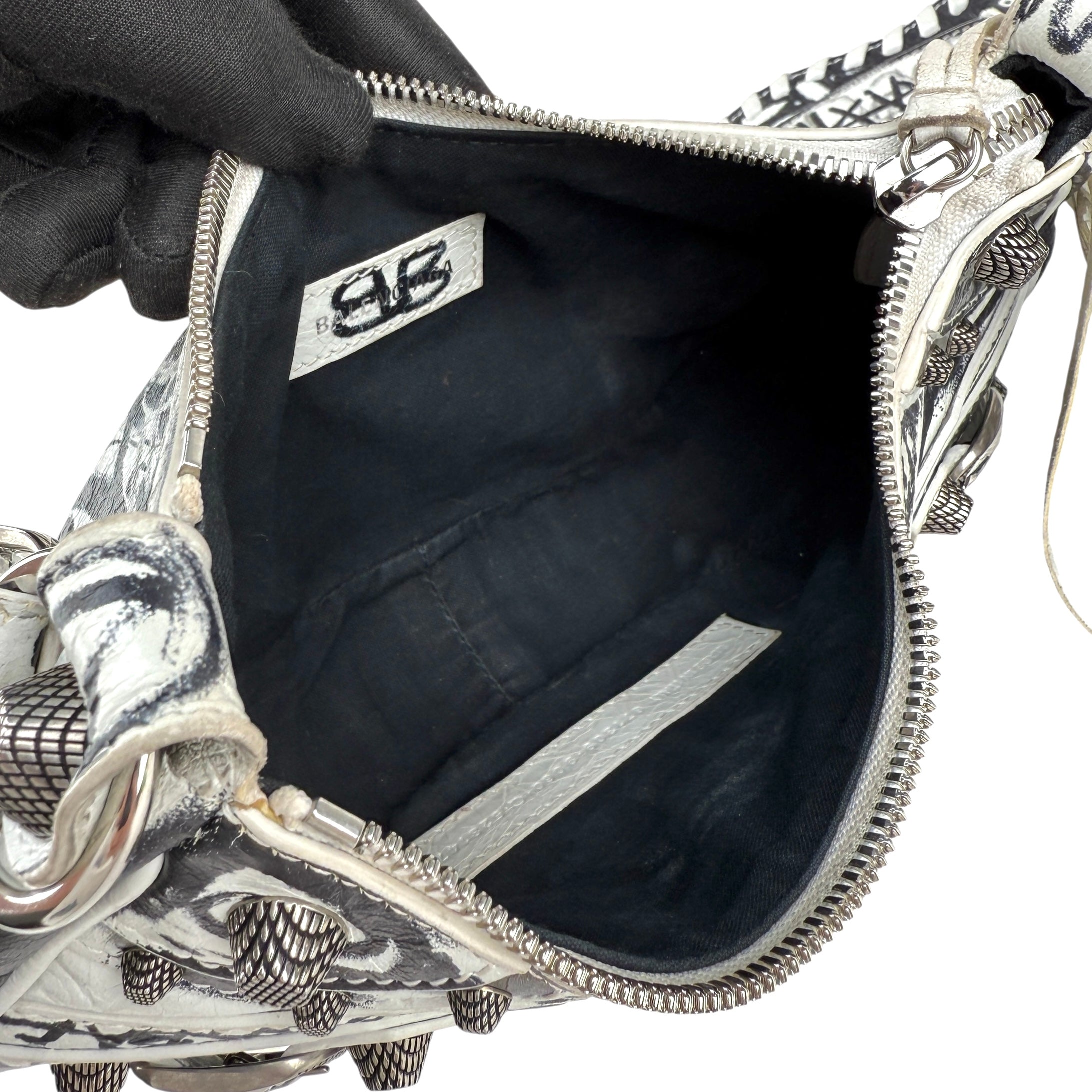 Pre-owned Balenciaga Graffiti Le Cagole XS White Leather Shoulder Bag shoulder bag