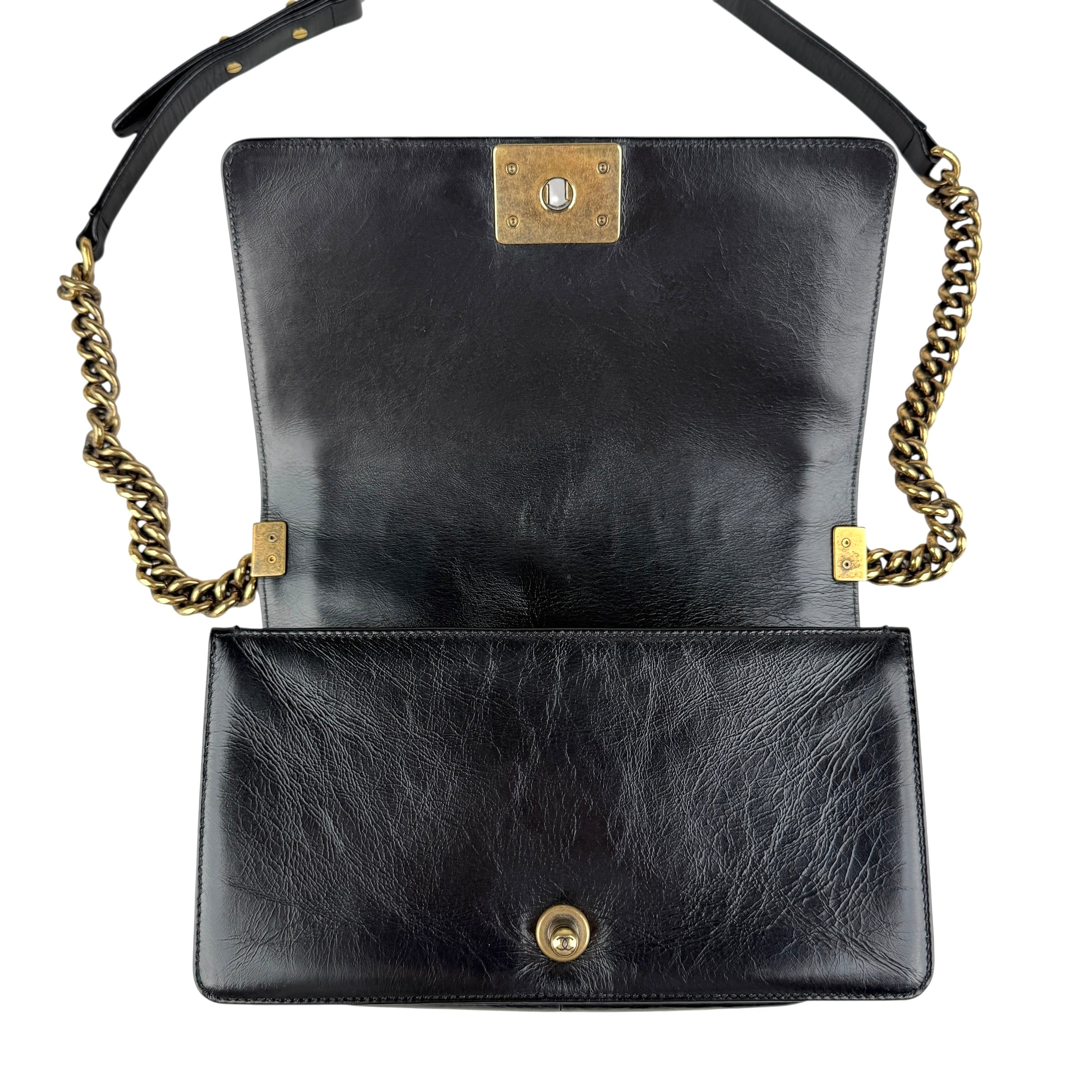 Pre-owned Chanel Black Quilted Leather Medium Boy Flap Bag
