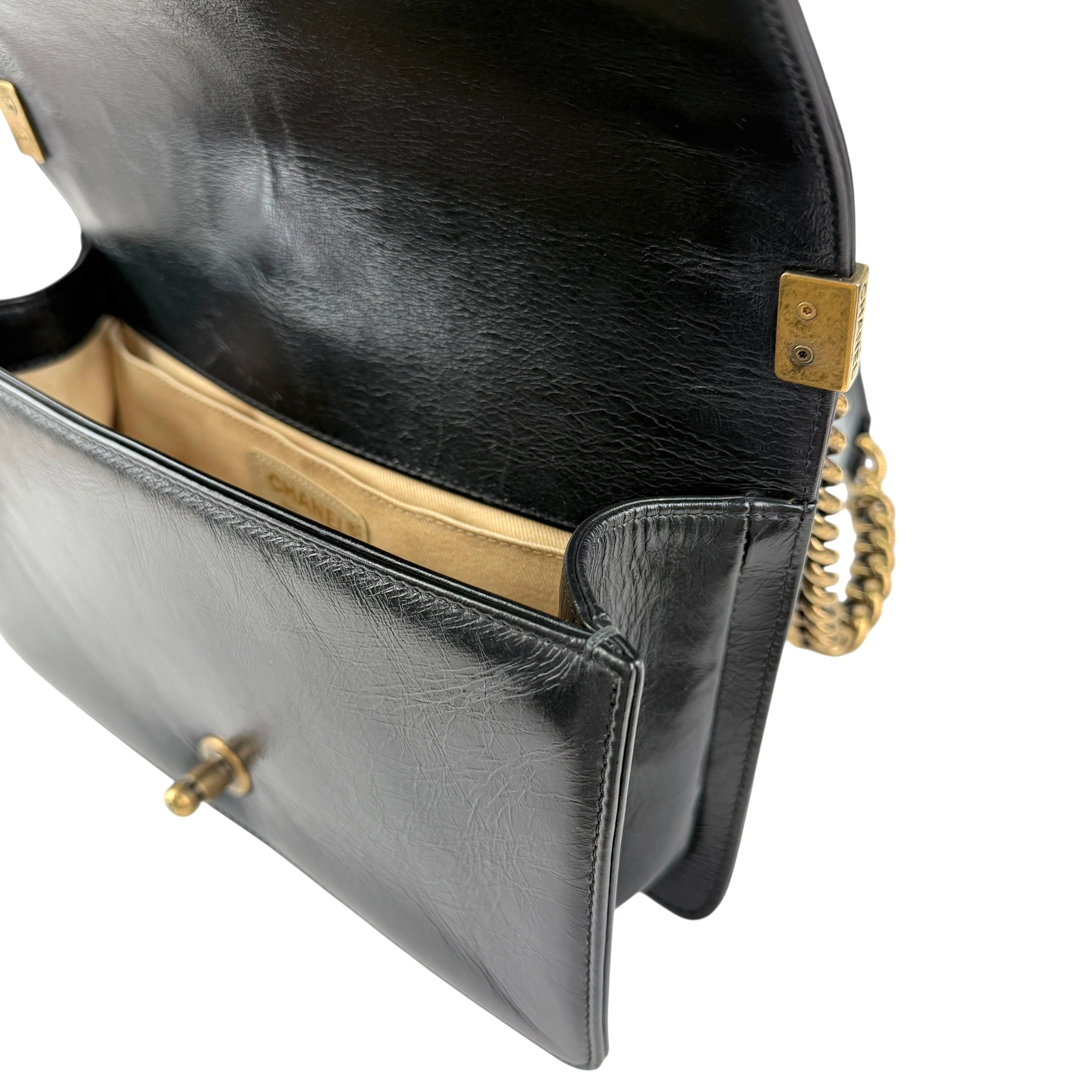 Pre-owned Chanel Black Quilted Leather Medium Boy Flap Bag