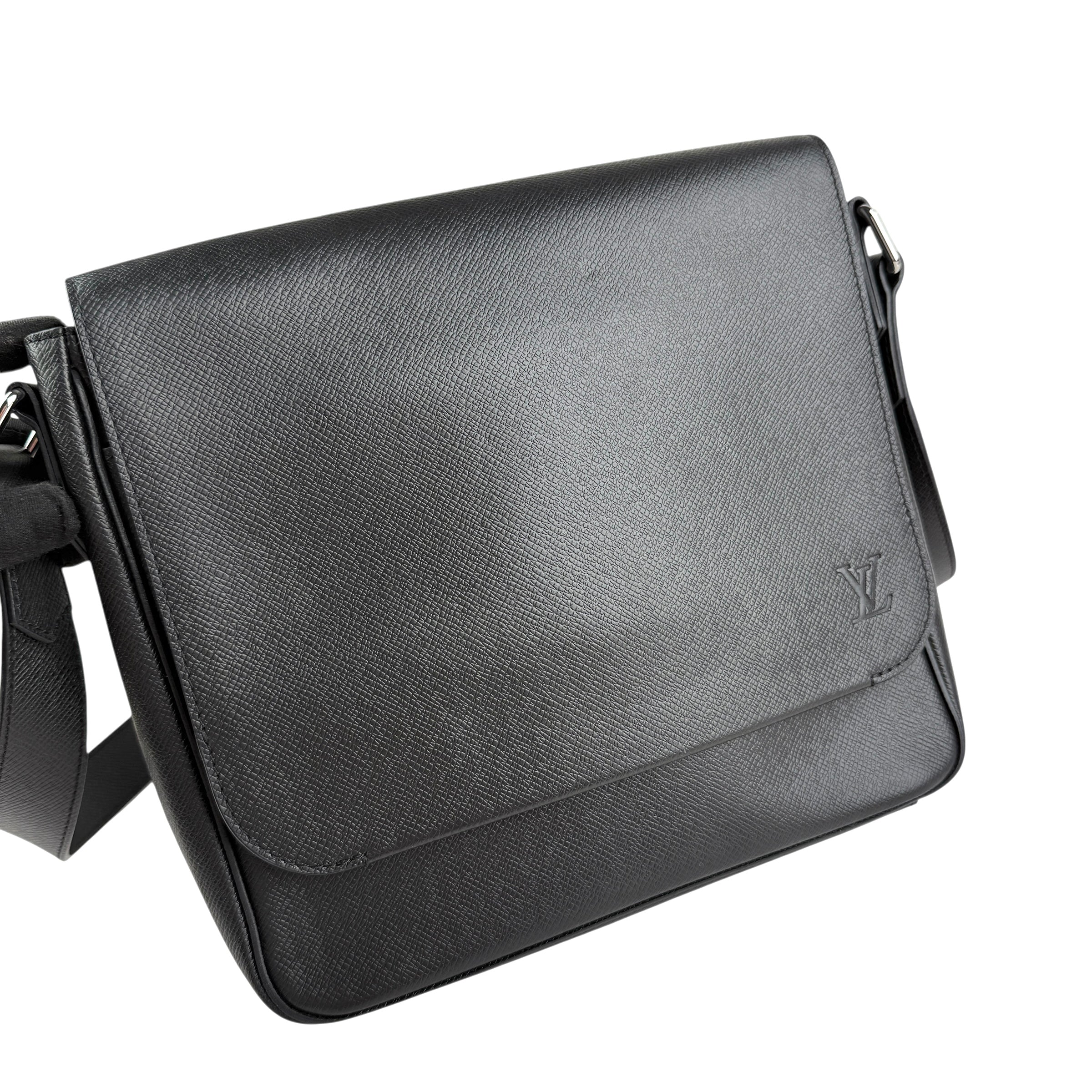 Pre-owned Louis Vuitton Taiga Roman Messenger Bag messenger bag