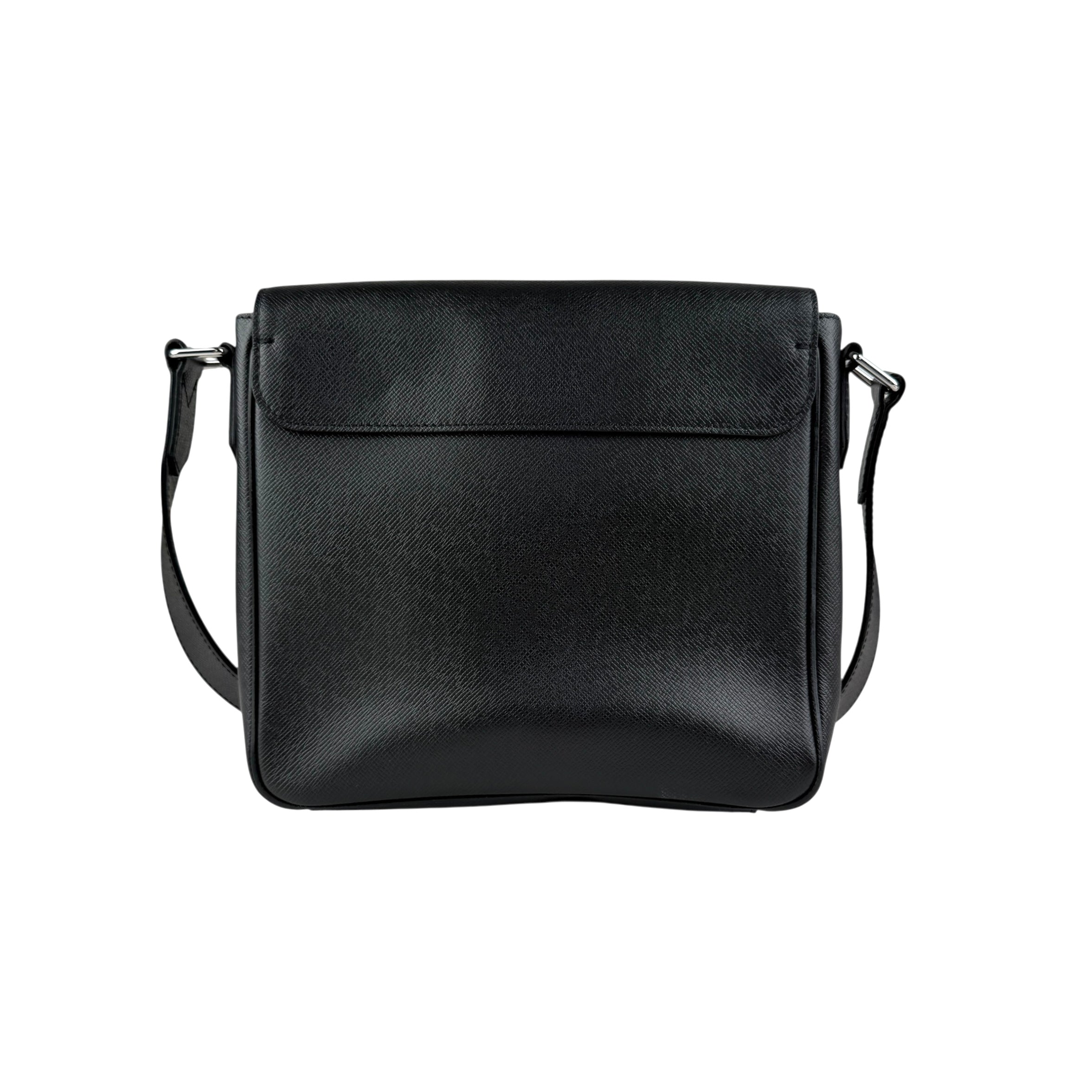 Pre-owned Louis Vuitton Taiga Roman Messenger Bag messenger bag back view