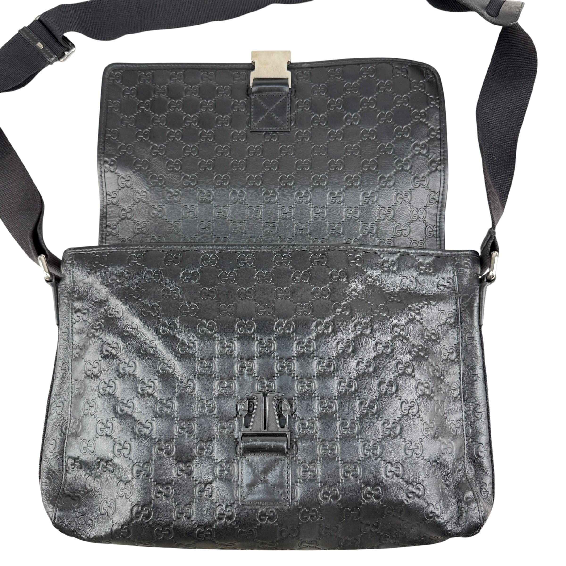 Pre-owned Gucci Black Guccissima Rubber Medium Messenger Bag