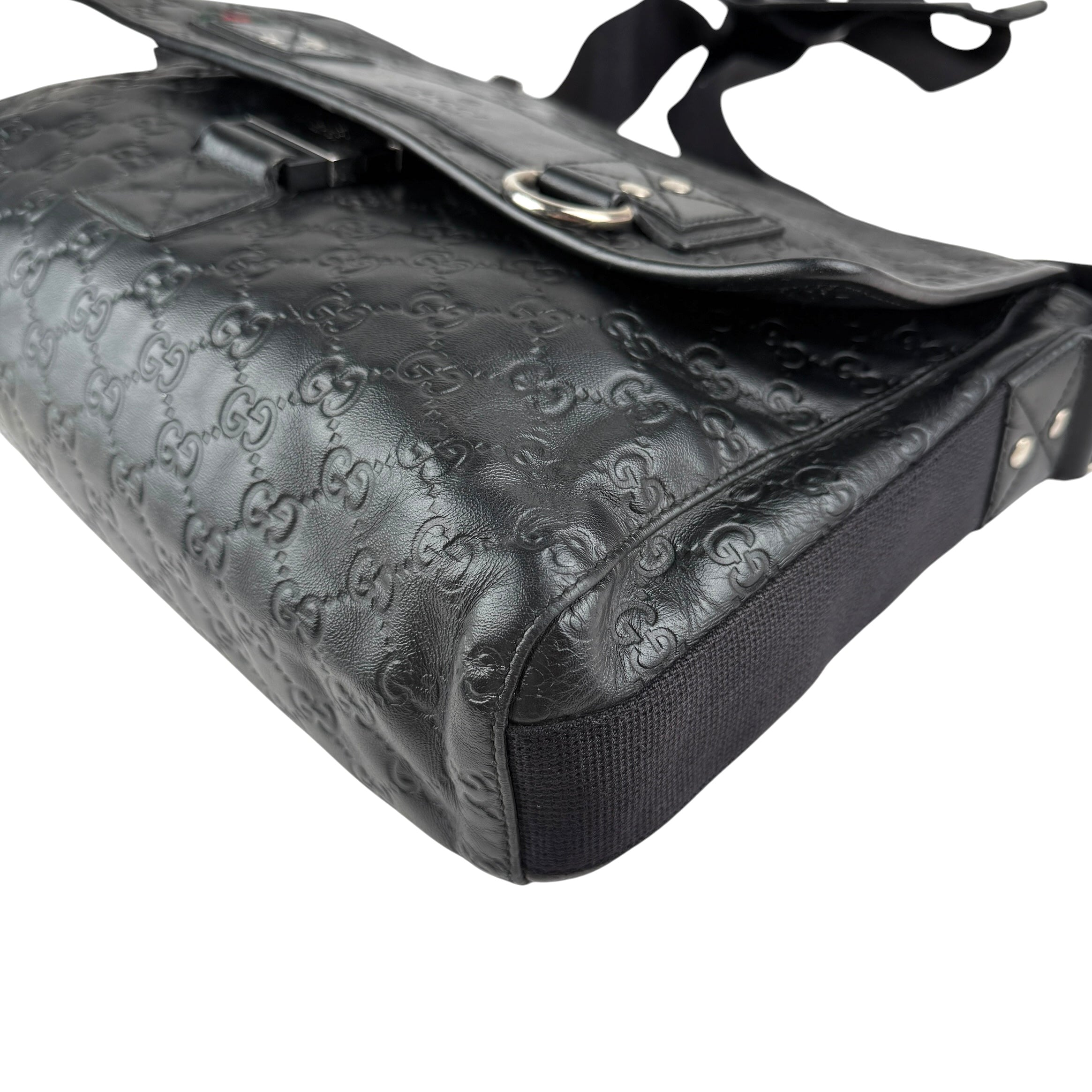 Pre-owned Gucci Black Guccissima Rubber Medium Messenger Bag