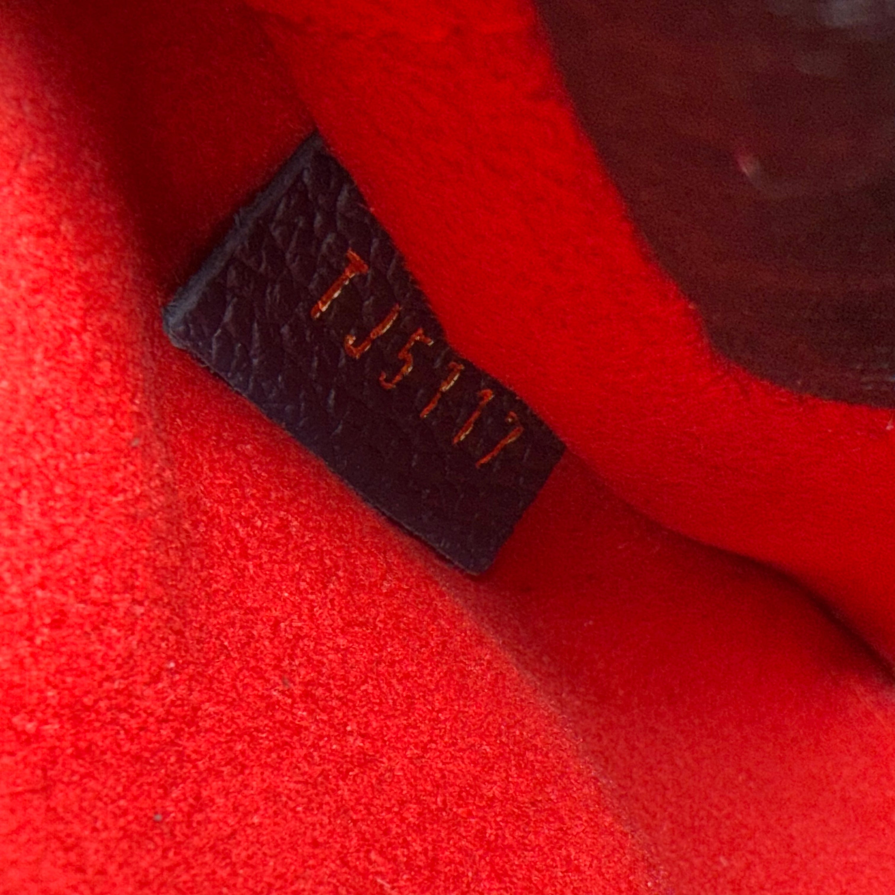 Pre-owned louis-vuitton-empreinte-saint-sulpice-chain-shoulder-bag-red-black-front