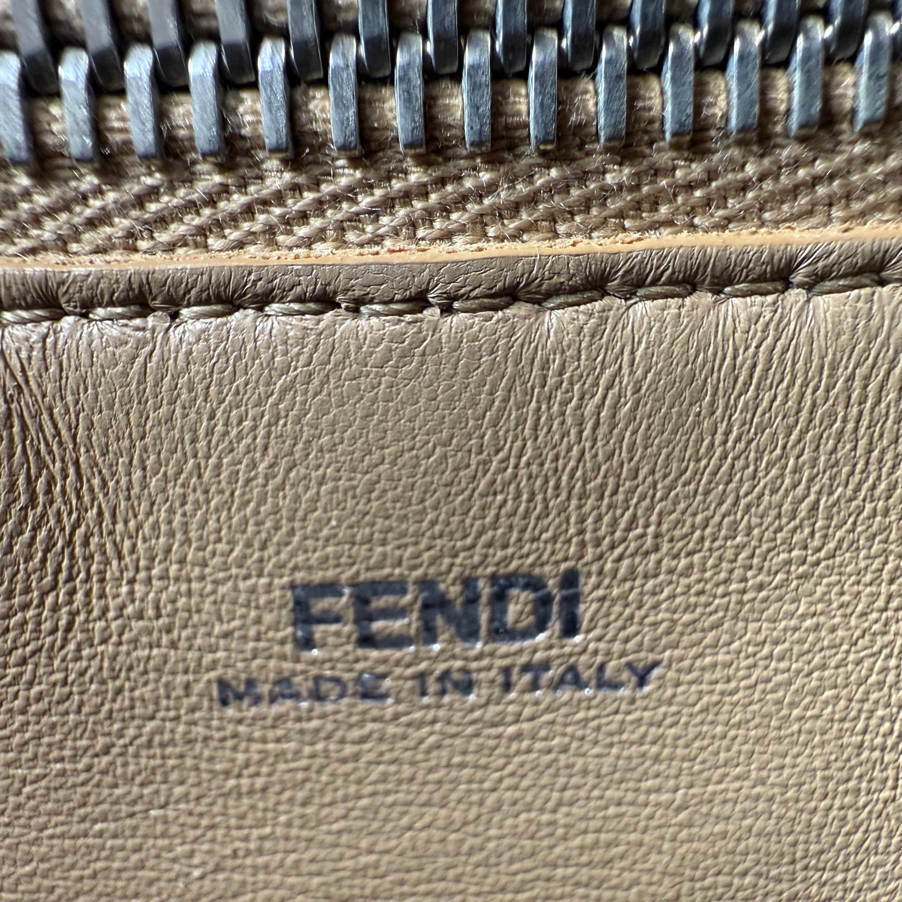 Pre-owned Fendi Beige gesteppte Dotcom-Schultertasche Braun bag