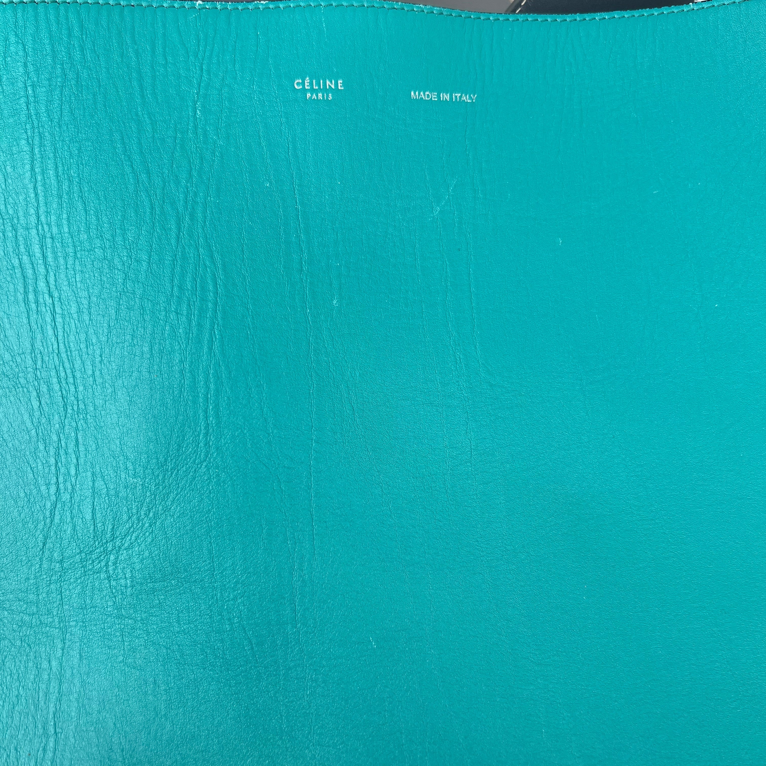 Pre-owned celine-hobo-blue-leather-bag-front