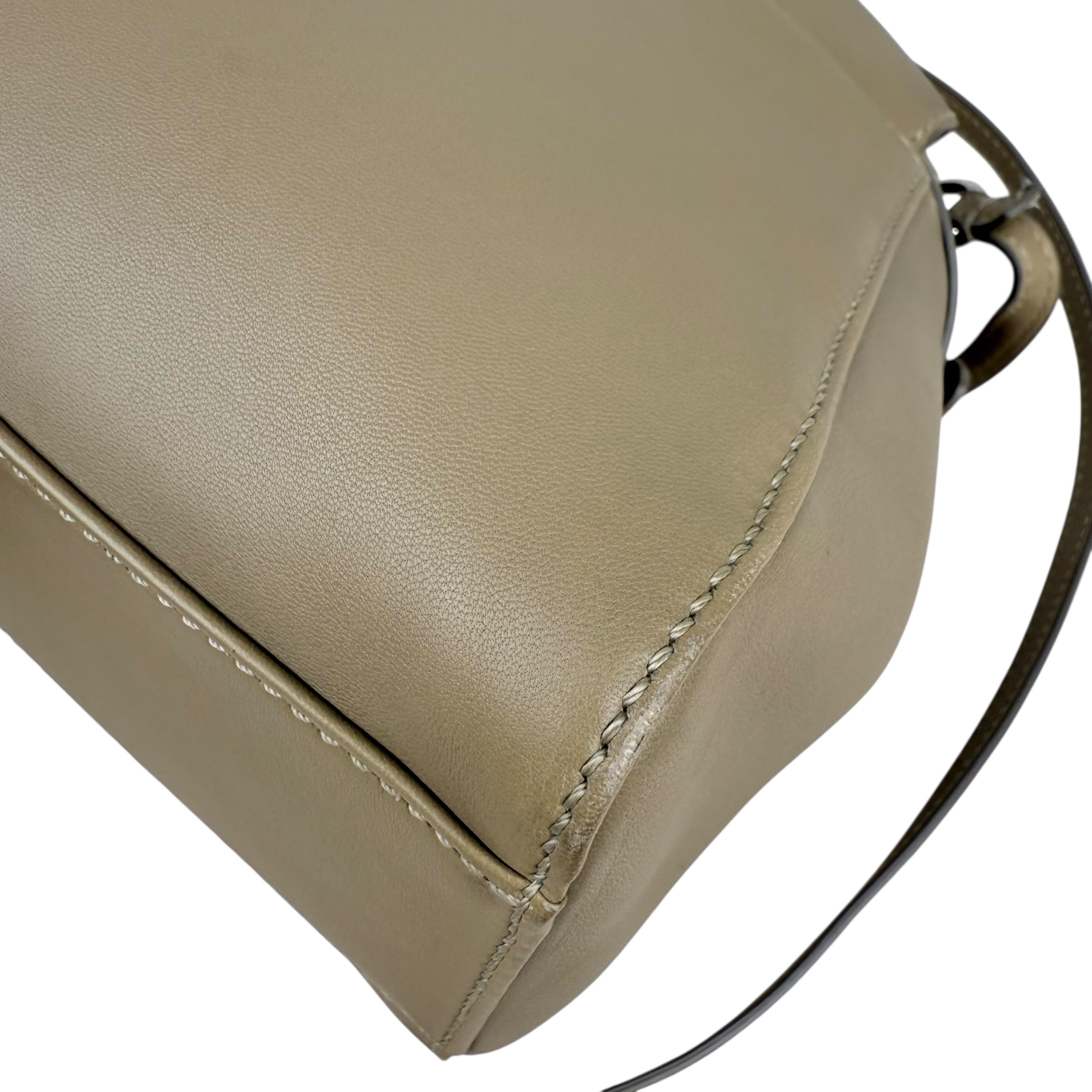 Pre-owned fendi-peekaboo-2way-beige-leather-shoulder-handbag-front