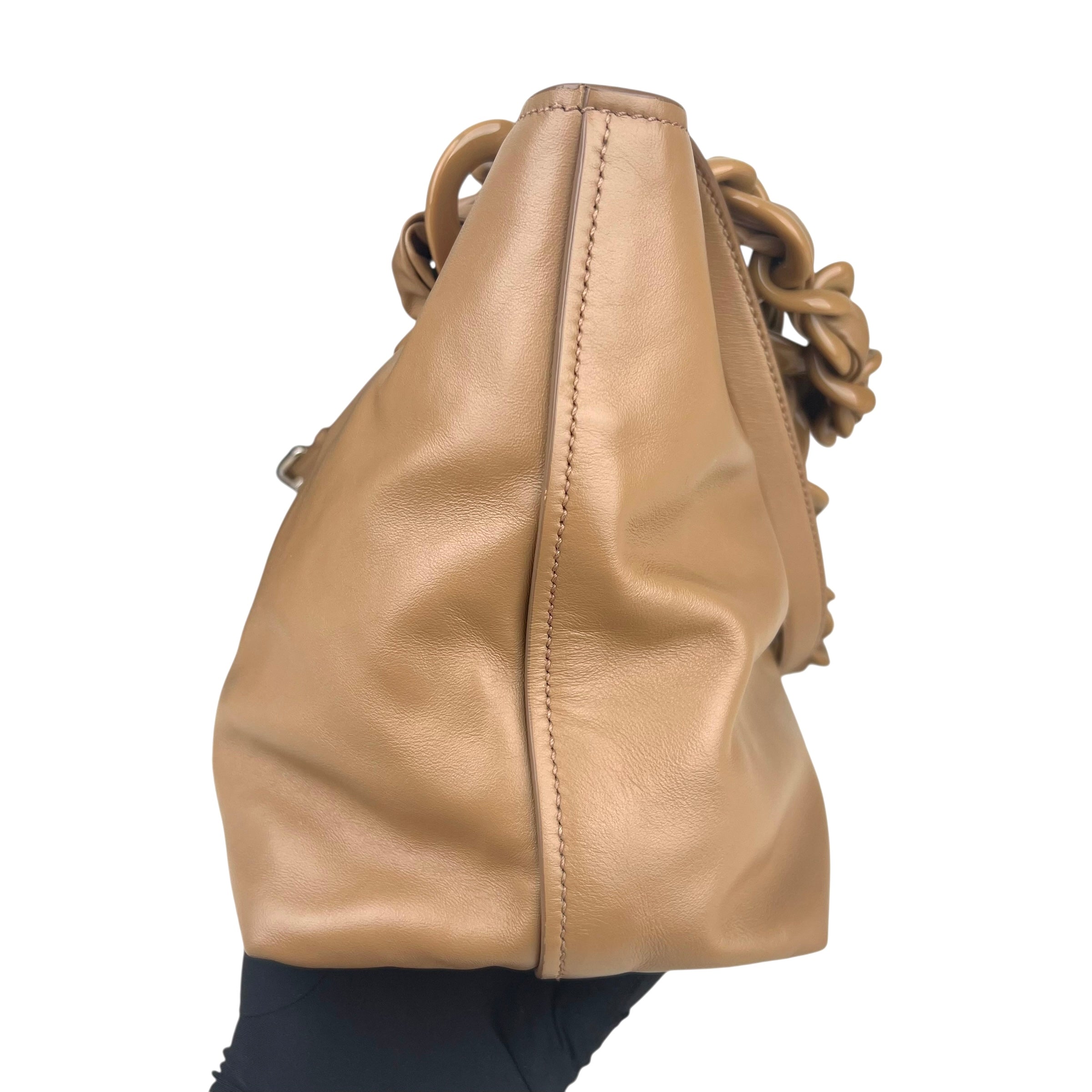 Pre-owned miu-miu-convertible-resin-chain-medium-leather-tote-front